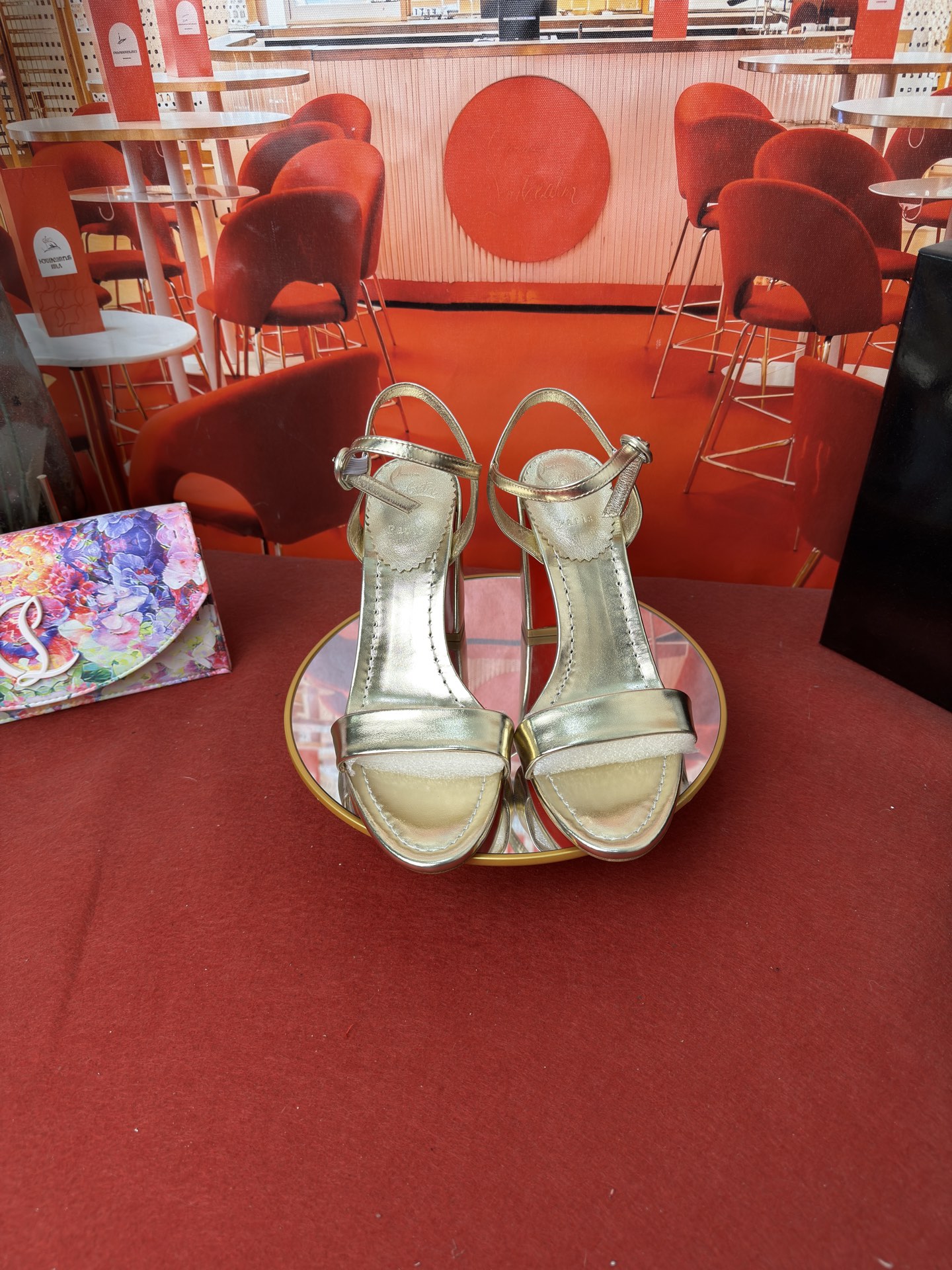 NO:816731,Thick-heeled sandals w. RMB (customized model) size 34-43 (34.40.41.42.43. Customized, non-refundable and non-exchangeable) Heel10 cm Material: imported patent leather upper, mixed sheepskin lining imported from Italy, original Italian top-quality leather outsole, high heels, christian louboutin, sandals, high heels, sheepskin, Leather soles19860909粗跟凉鞋w.  RMB（定做款） size34码-43码（34.40.41.42.43.定做不退不换） Heel10 cm 材料 鞋面进口漆皮 内里采用意大利进口混种羊皮 大底原版意大利进中顶级真皮大底,高跟鞋,christian louboutin,sandals,high heels,sheepskin,Leather soles,Women's Shoes