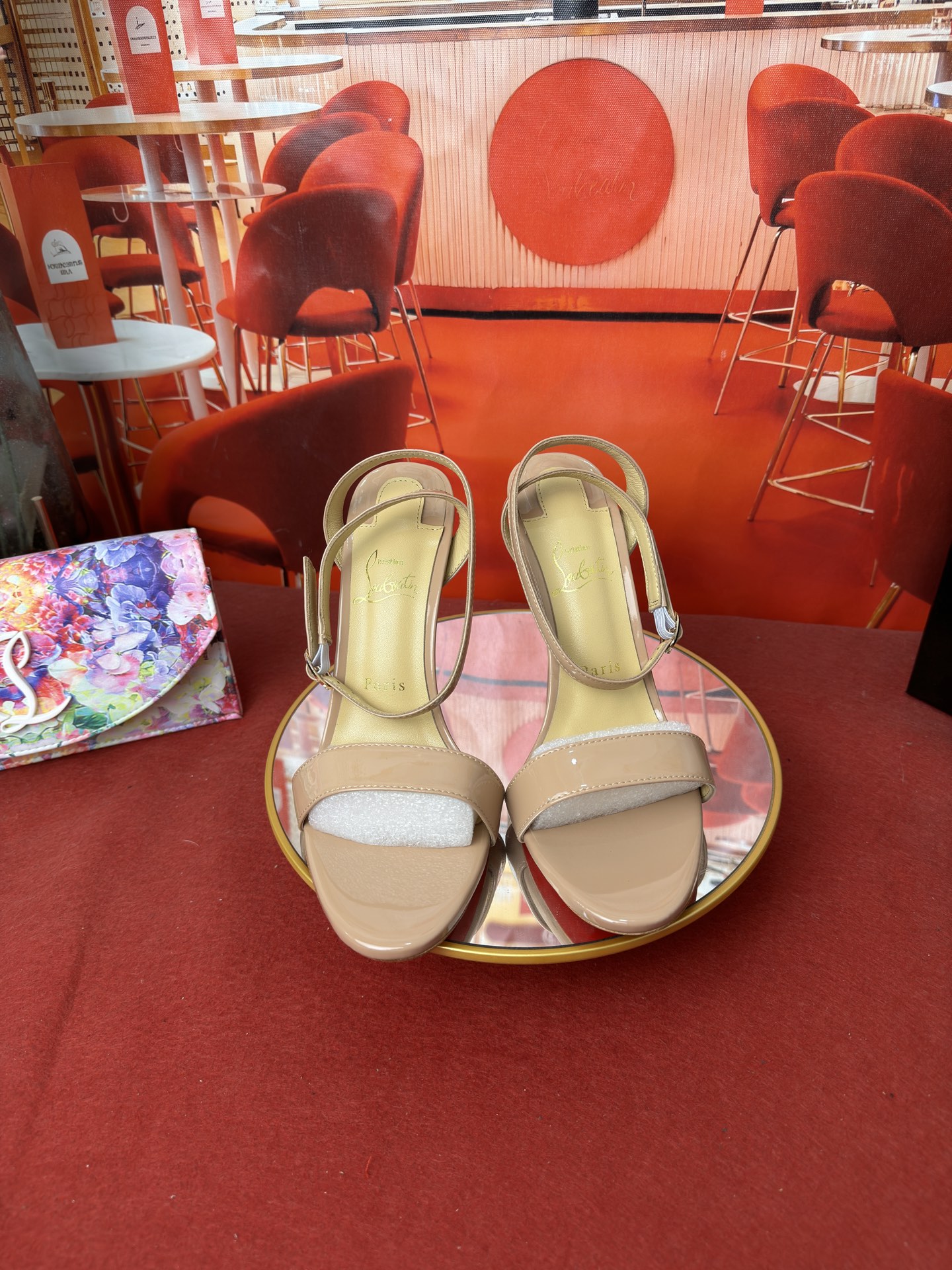 NO:816711,Sandals w. RMB size 34 to 43 (34.40.41.42.43. Customized, non-refundable and non-exchangeable) Heel10 cm material Upper imported patent leather Lining made of mixed sheepskin imported from Italy Outsole original Italian top-grade genuine leather outsole, high heels, christian louboutin, sandals, high heels, sheepskin, Leather soles19860909凉鞋w.  RMB size34码-43码（34.40.41.42.43.定做不退不换） Heel10 cm 材料 鞋面进口漆皮 内里采用意大利进口混种羊皮 大底原版意大利进中顶级真皮大底,高跟鞋,christian louboutin,sandals,high heels,sheepskin,Leather soles,Women's Shoes