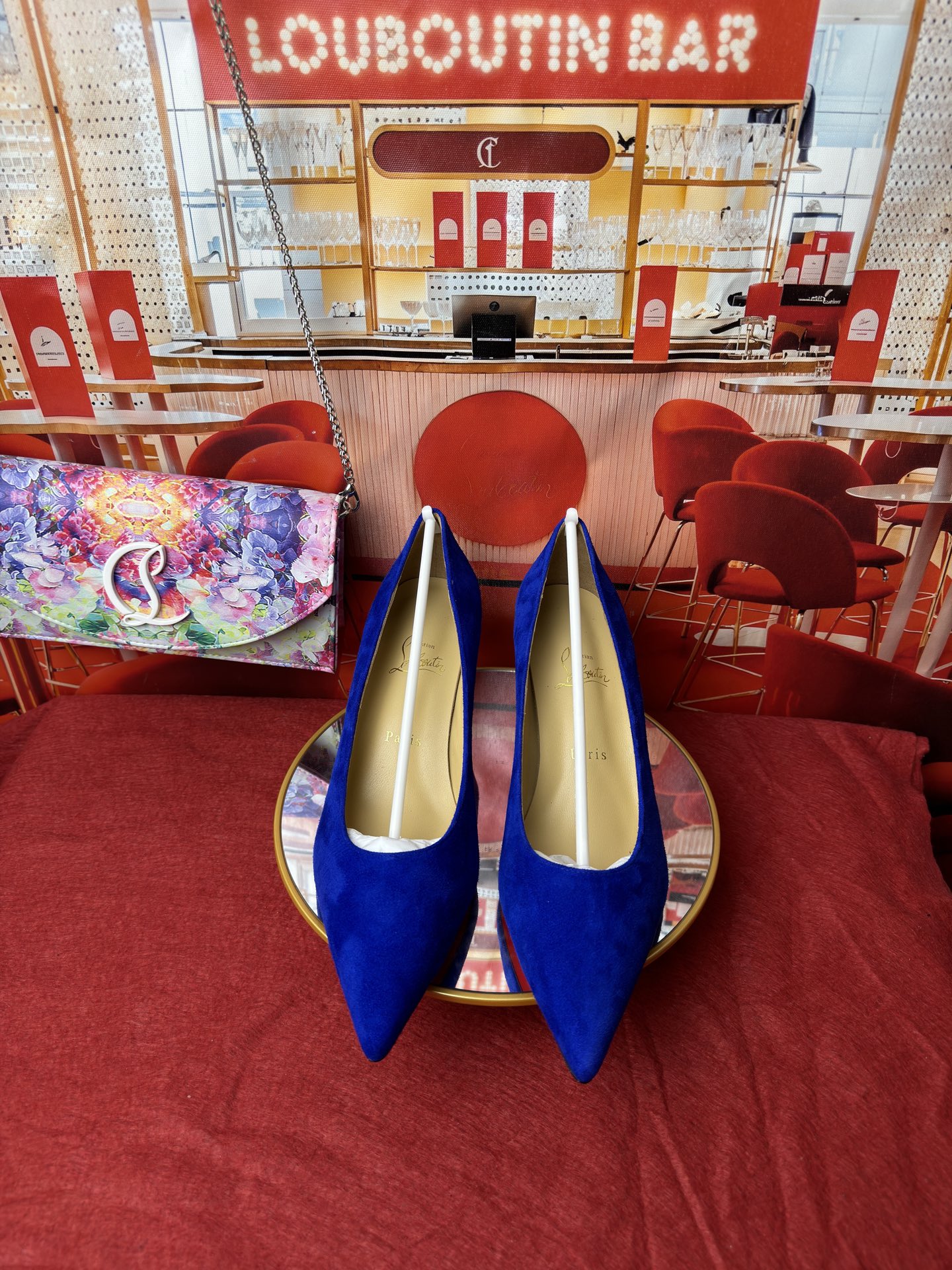 NO:816752,Patent leather shoes (special color customization) RMB (customized, non-returnable) Size34-43 (34.40.41.42.43. Half size customization, non-returnable) Color, many colors Heel flat-6.5-8.5-10-12, upper imported from Yangjing, lining made of mixed sheepskin lining imported from Italy, outsole, original AR1 imported from Italy, top genuine leather outsole, high heels, christian louboutin, high  heels,sheepskin,sheep,leather soles19860909漆皮单鞋（特别颜色定制款） RMB (定做不退换) Size34-43(34.40.41.42.43.半码定做不退换) Colour颜色多多 Heel平底-6.5-8.5-10-12 鞋面进口羊京 内里采用意大利进口混种羊皮内里 大底原版意大利进口AR1顶级真皮大底,高跟鞋,christian louboutin,high heels,sheepskin,sheep,Leather soles,Women's Shoes