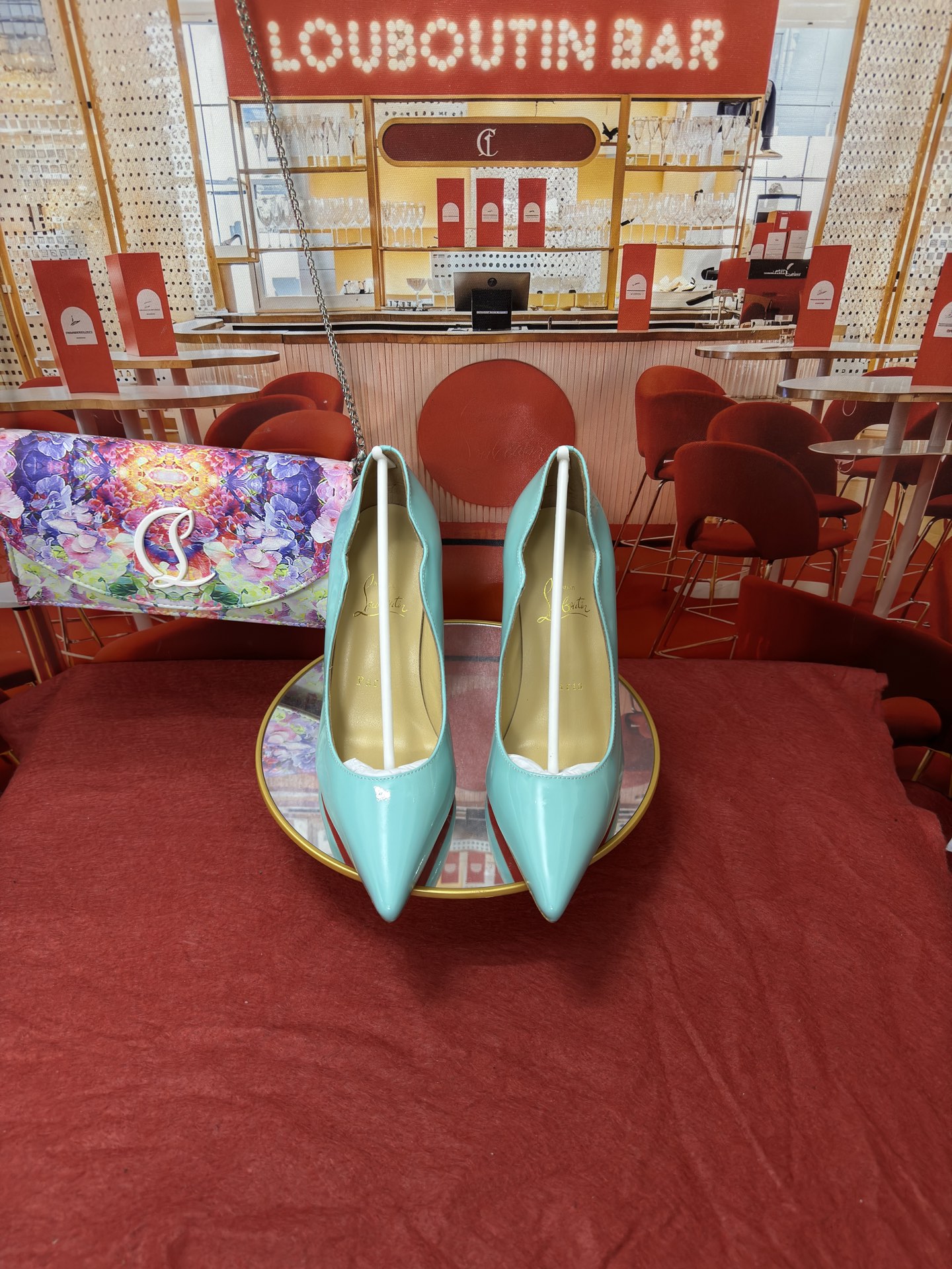 NO:816757,Single shoes w. RMB (customized color) size 34 to 43 (34.40.41.42.43. Customized, non-refundable and non-exchangeable) Heel flat bottom, 6.5cm, 8.5cm, 10 cm, 12cm Materials: imported patent leather upper, mixed sheepskin lining imported from Italy, outsole, original Italian imported top leather outsole, high heels, christian louboutin, high heels, sheepskin, Leather soles19860909单鞋w.  RMB（定做颜色） size34码-43码（34.40.41.42.43.定做不退不换） Heel平底,6.5cm,8.5cm,10 cm,12cm 材料 鞋面进口漆皮 内里采用意大利进口混种羊皮 大底原版意大利进中顶级真皮大底,高跟鞋,christian louboutin,high heels,sheepskin,Leather soles,Women's Shoes
