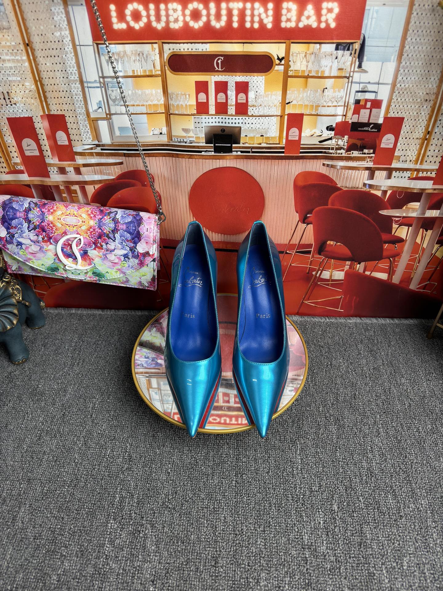 NO:816761,Single shoes w. RMB, (customized color of new heel) size 34-43 (34.40.41.42.43. Customized, non-refundable and non-exchangeable) Heel8.5cm, 10 cm Materials Upper imported patent leather Lining made of mixed sheepskin imported from Italy Outsole Original Italian top-grade genuine leather outsole, high heels, christian louboutin, high heels, sheepskin, Leather soles19860909单鞋w.  RMB ,（新鞋跟定做颜色） size34码-43码（34.40.41.42.43.定做不退不换） Heel8.5cm,10 cm 材料 鞋面进口漆皮 内里采用意大利进口混种羊皮 大底原版意大利进中顶级真皮大底,高跟鞋,christian louboutin,high heels,sheepskin,Leather soles,Women's Shoes