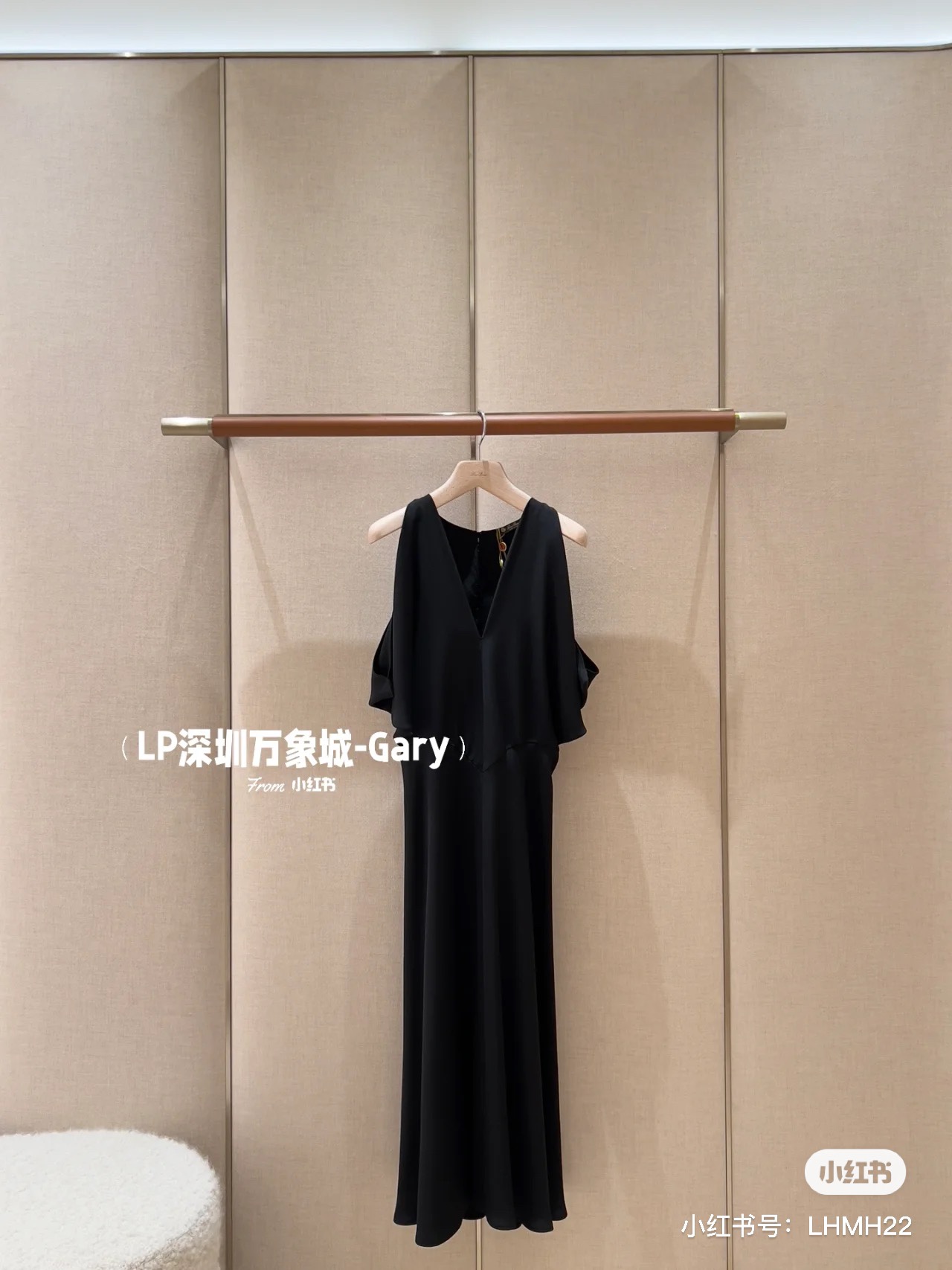 LP晚装礼服裙采用重磅真丝面料版型上身舒适又显瘦码数；36-42