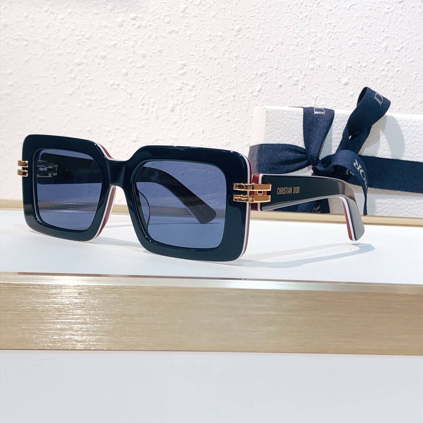 Солнцезащитные очки Christian Dior квадратные модель DSGTA19UCR