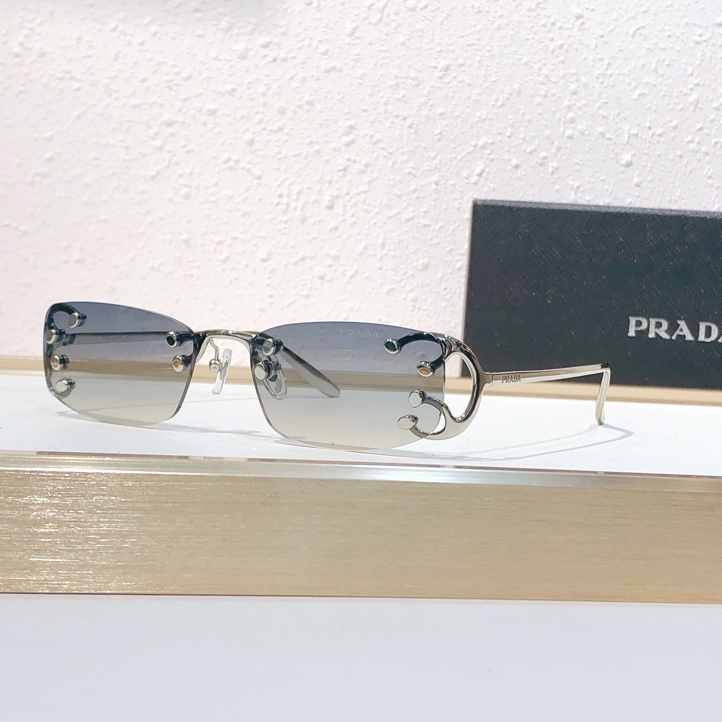 Prada PRAD* MODEL：SPR C57
