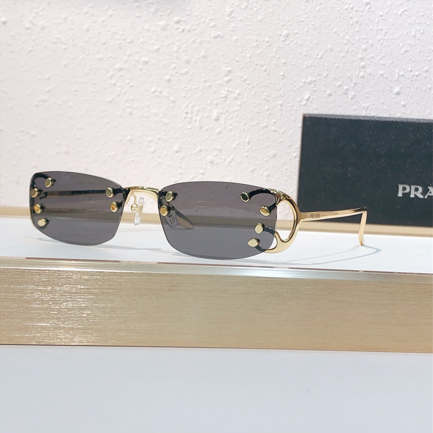 Prada PRAD* MODEL：SPR C57