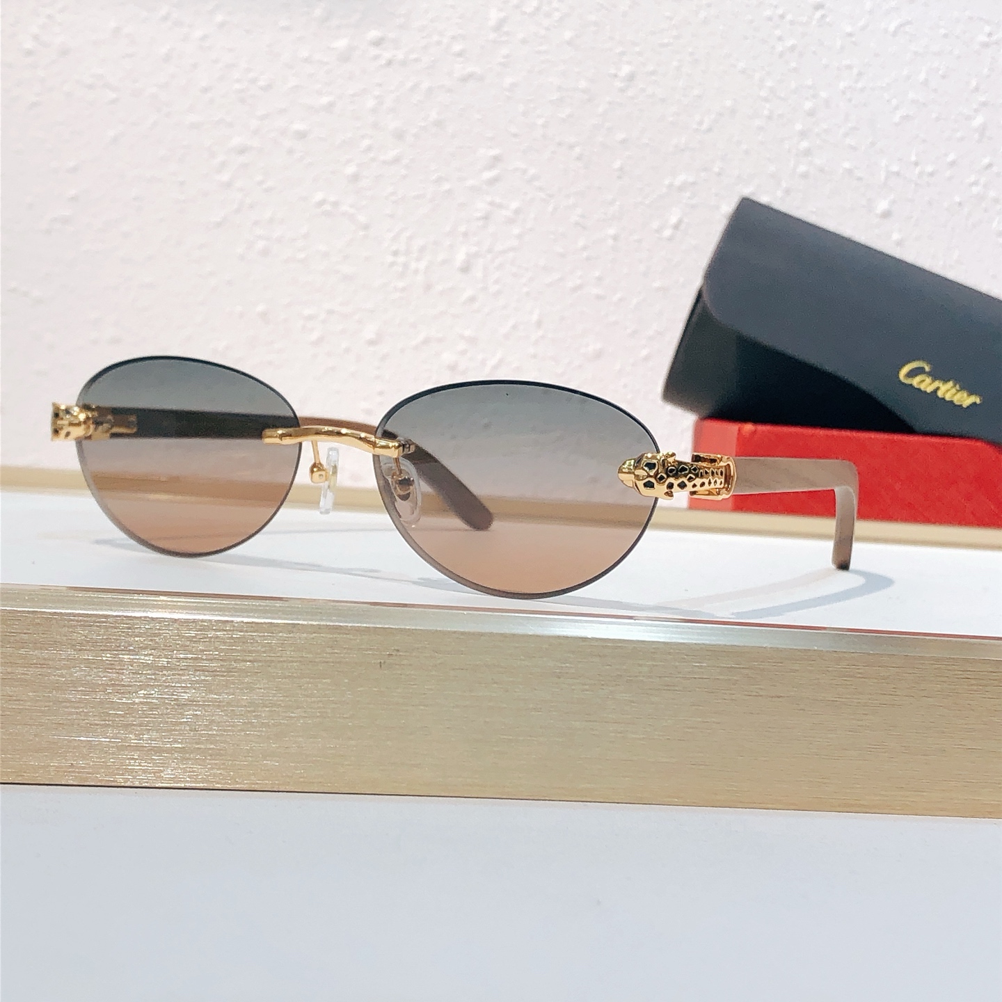 Unknown Cartie" MODEL：CT0695S