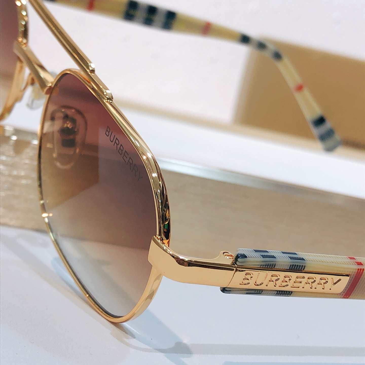 Burberry BURBERRY* MODEL：BE 2246