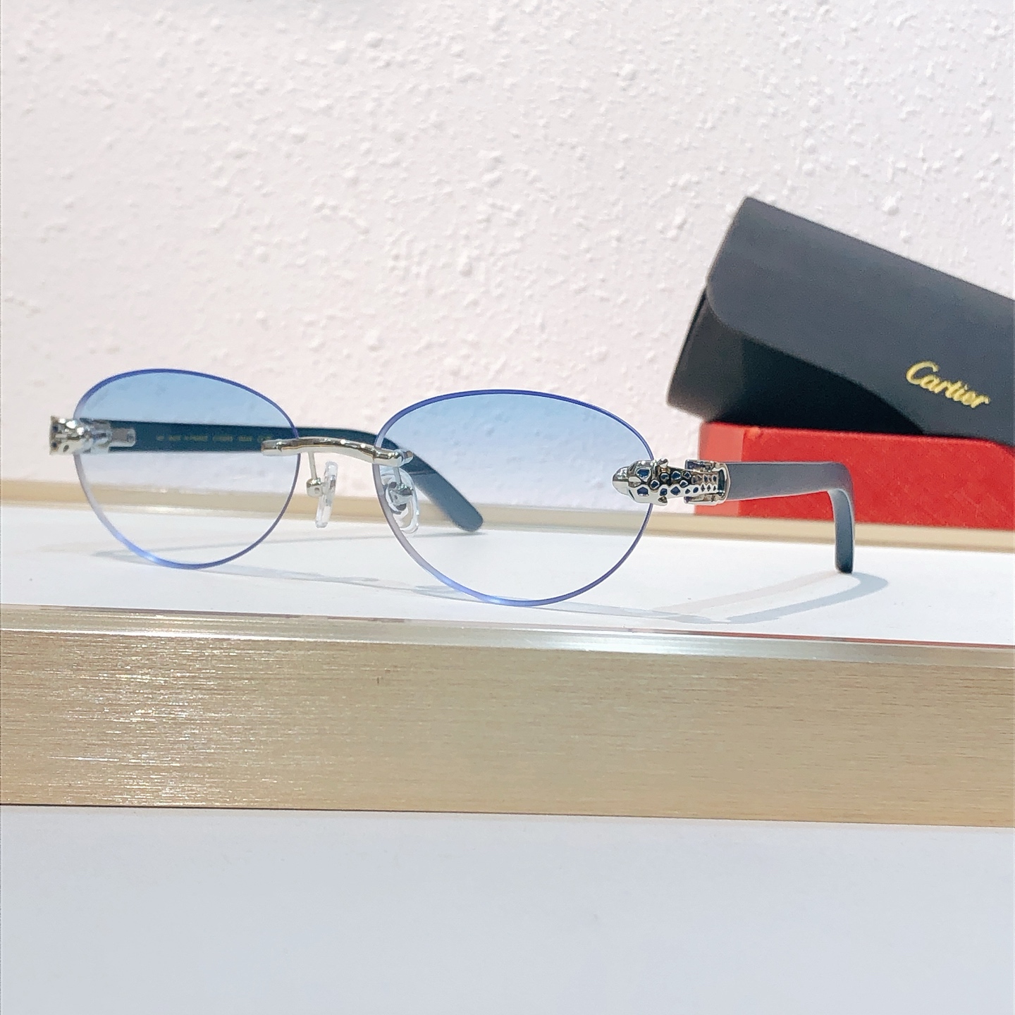 Unknown Cartie" MODEL：CT0695S