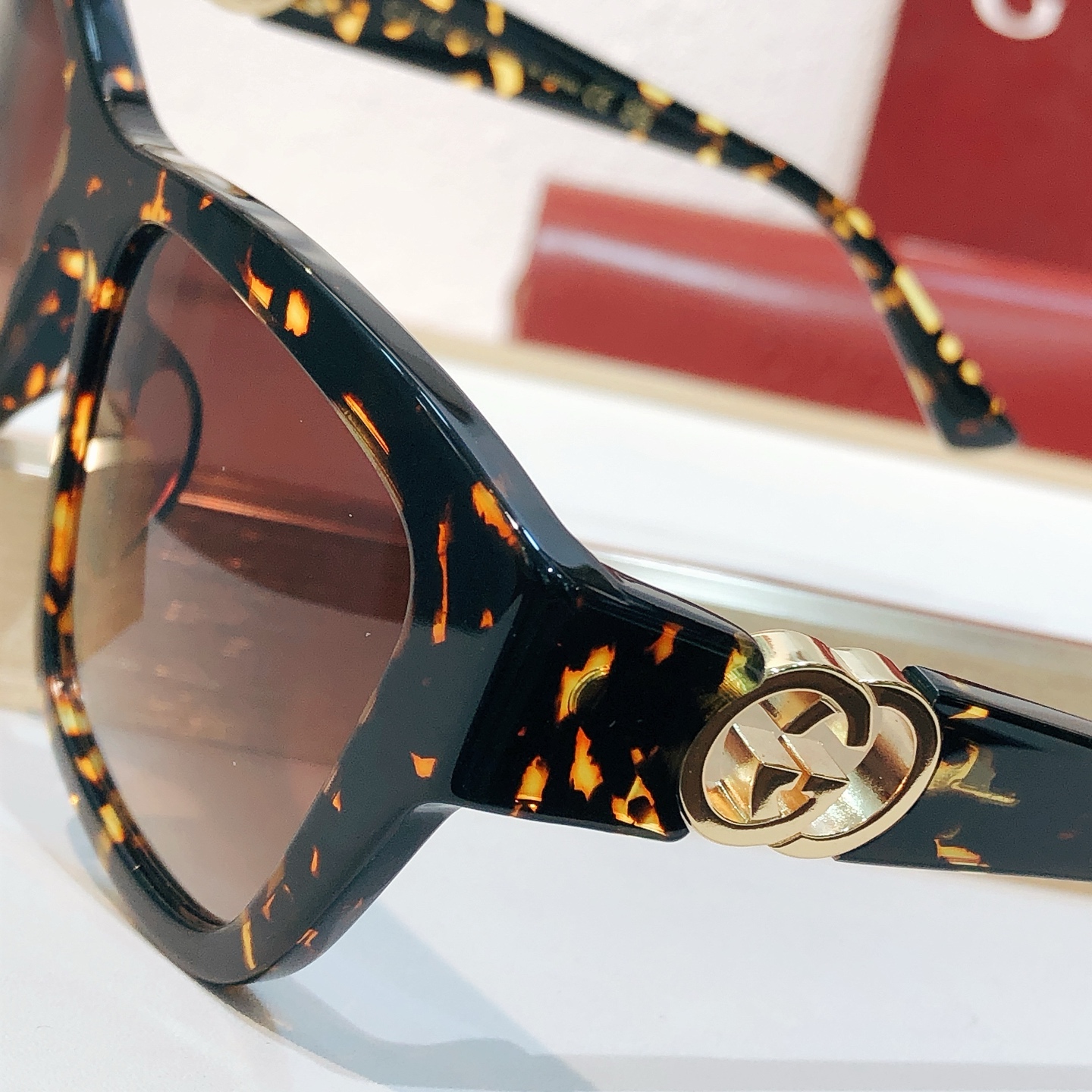 Gucci GUCCI* MODEL：GG2124O