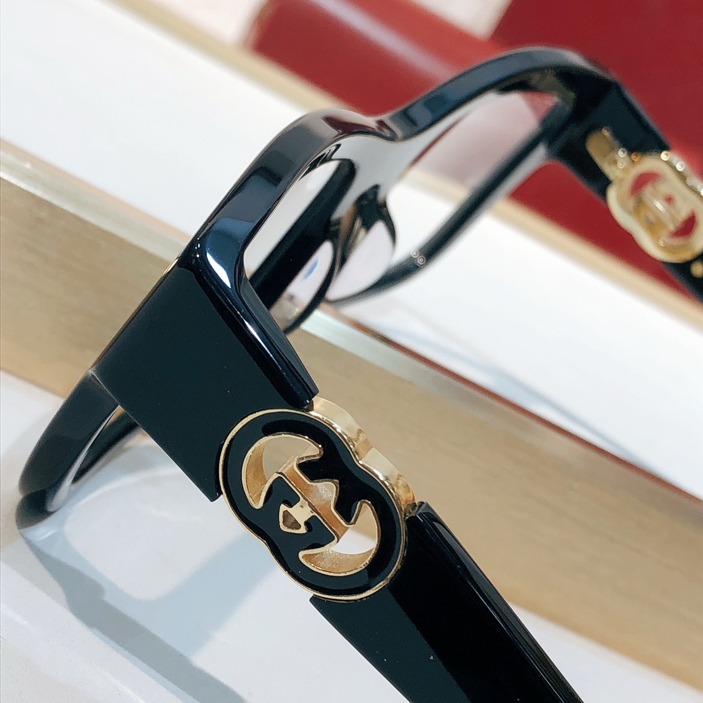 Gucci GUCCI* MODEL：GG2124O