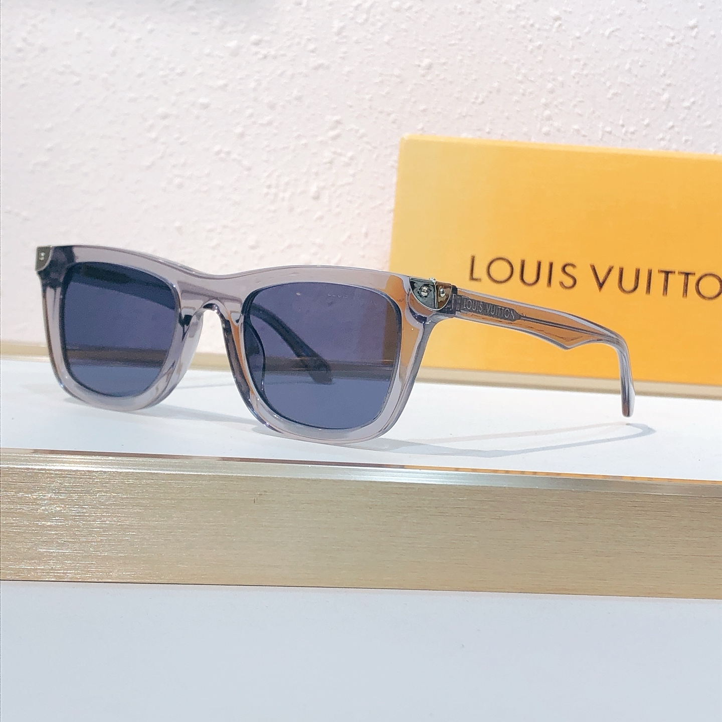 Louis Vuitton LOUIS VUITTO*