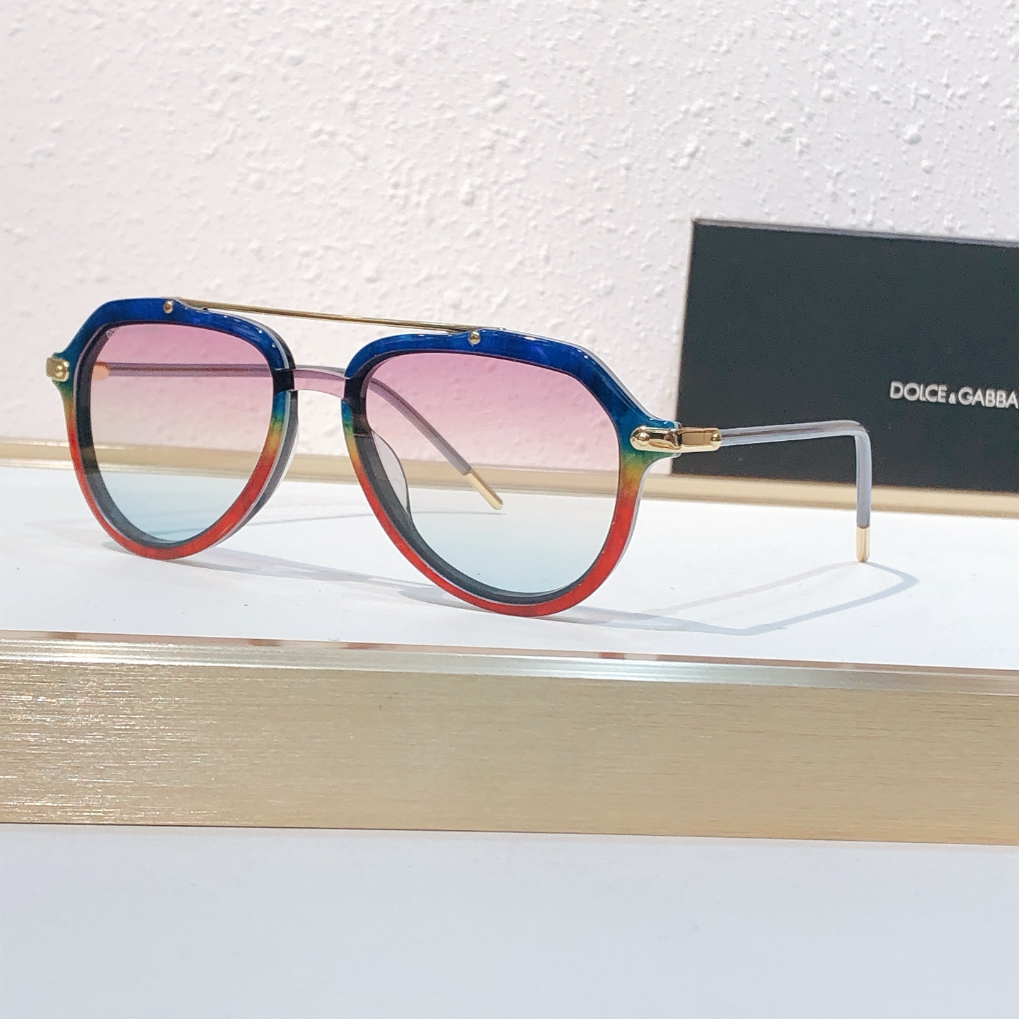 Dolce & Gabbana 𝘿𝙊𝙇𝘾𝙀&𝙂𝘼𝘽𝘽𝘼𝙉𝘼 DG4330