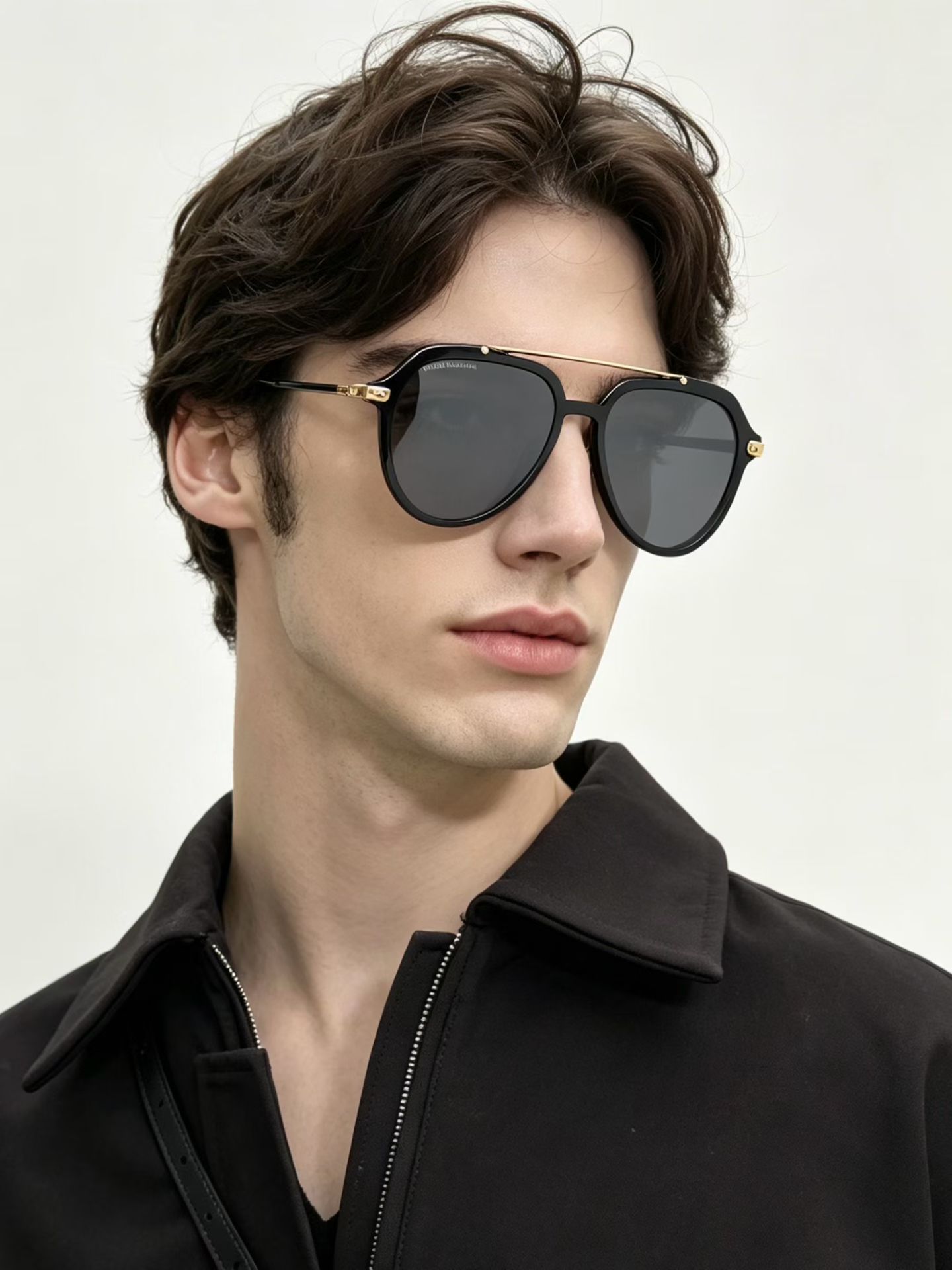 Dolce & Gabbana 𝘿𝙊𝙇𝘾𝙀&𝙂𝘼𝘽𝘽𝘼𝙉𝘼 DG4330