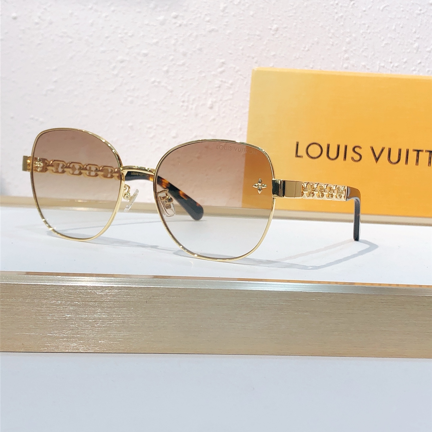 Louis Vuitton LOUIS VUITTO*