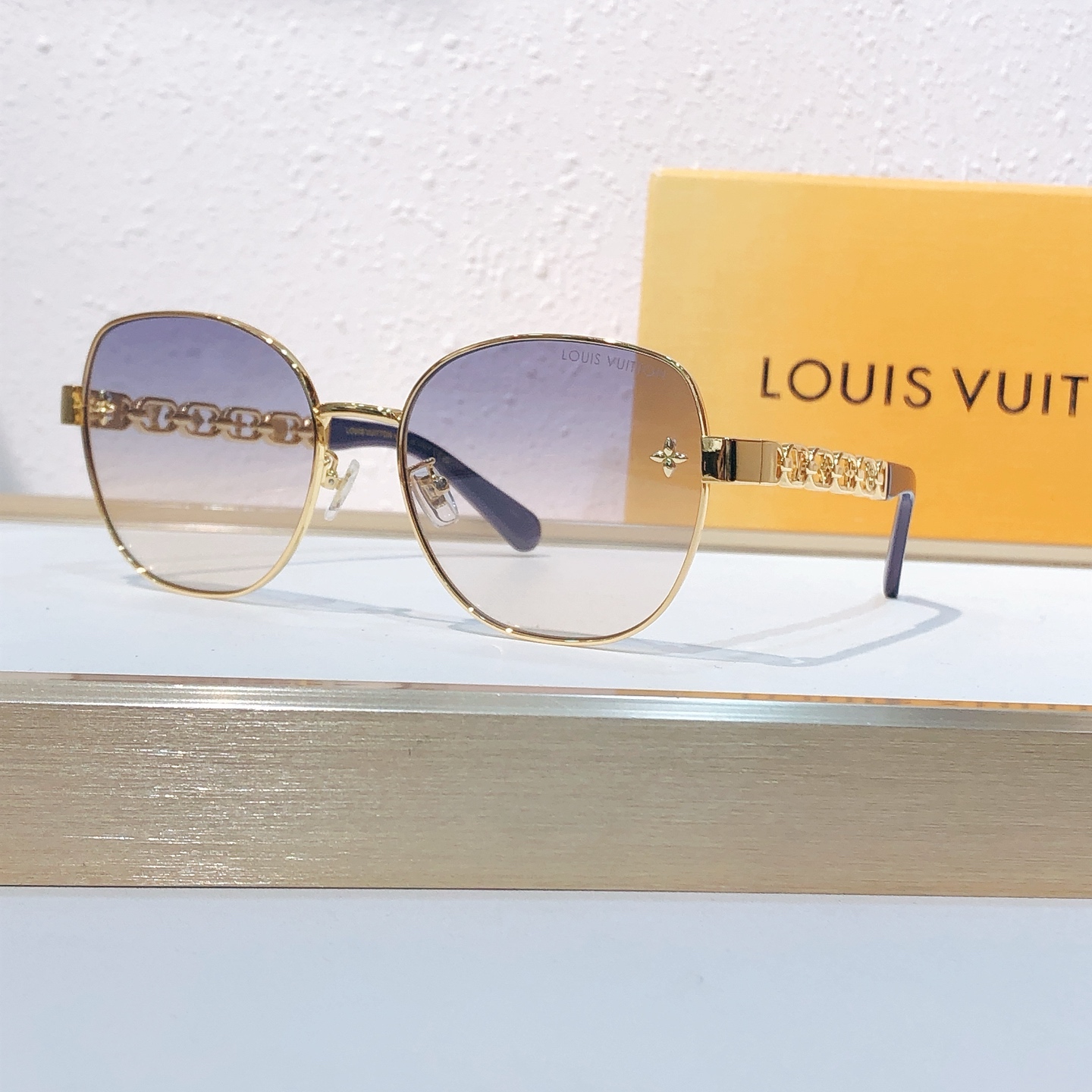 Louis Vuitton LOUIS VUITTO*