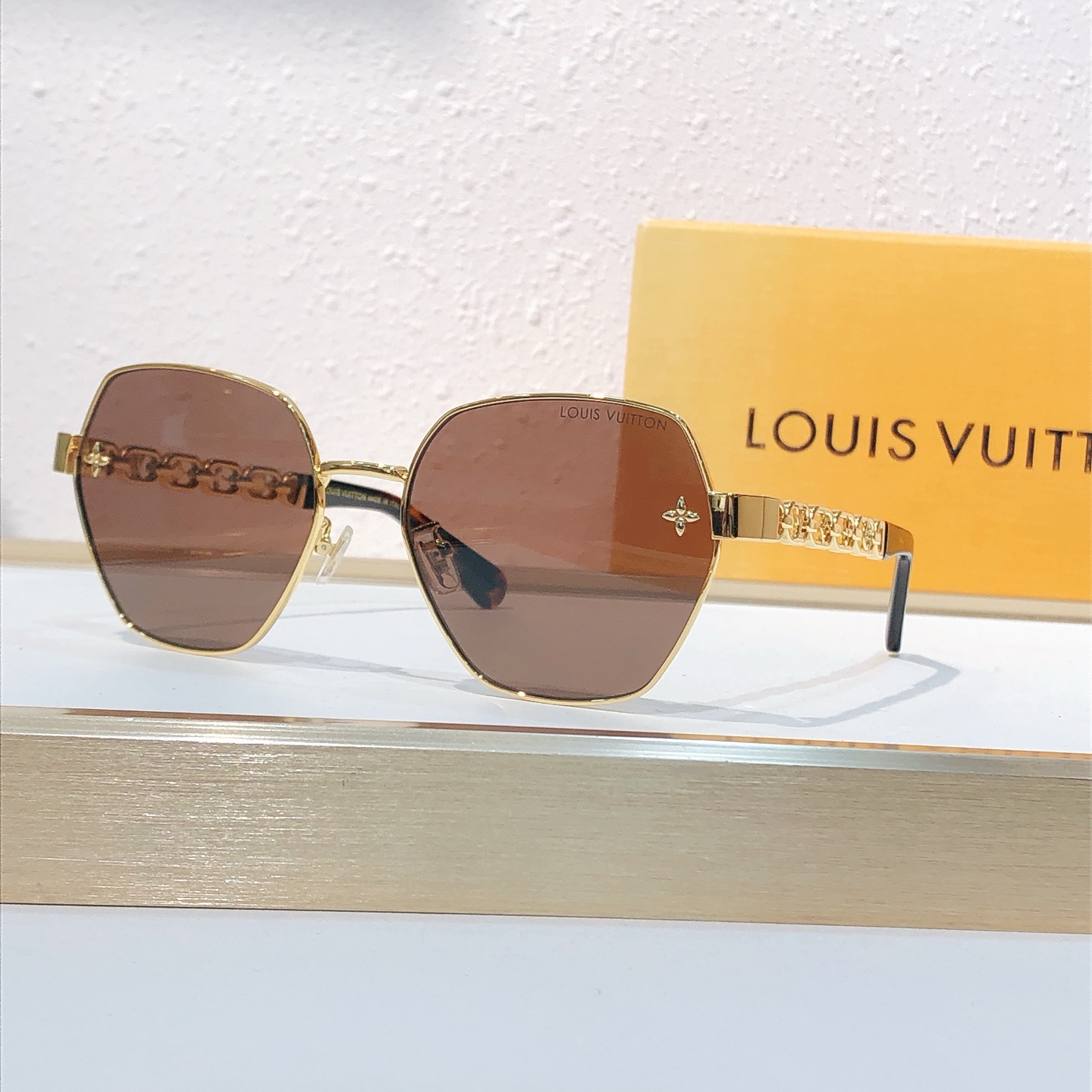 Louis Vuitton LOUIS VUITTO*