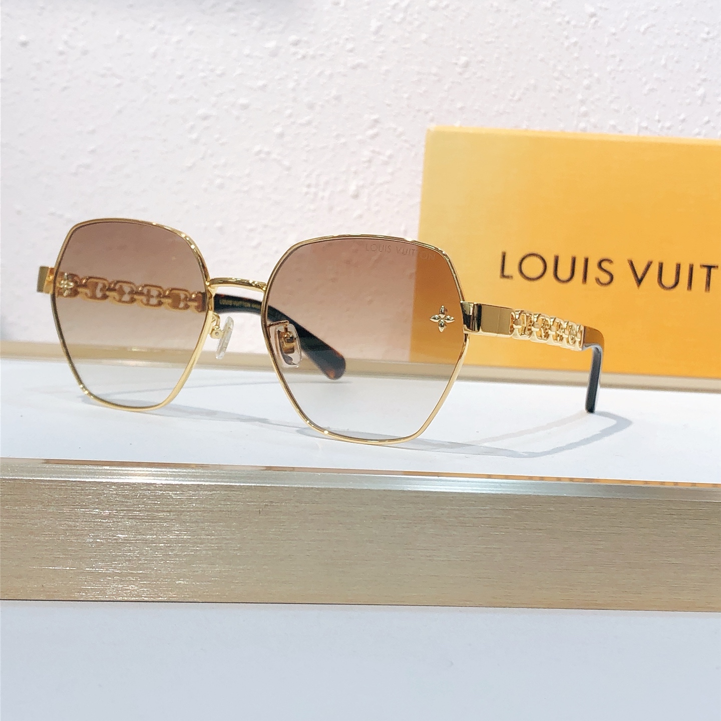 Louis Vuitton LOUIS VUITTO*
