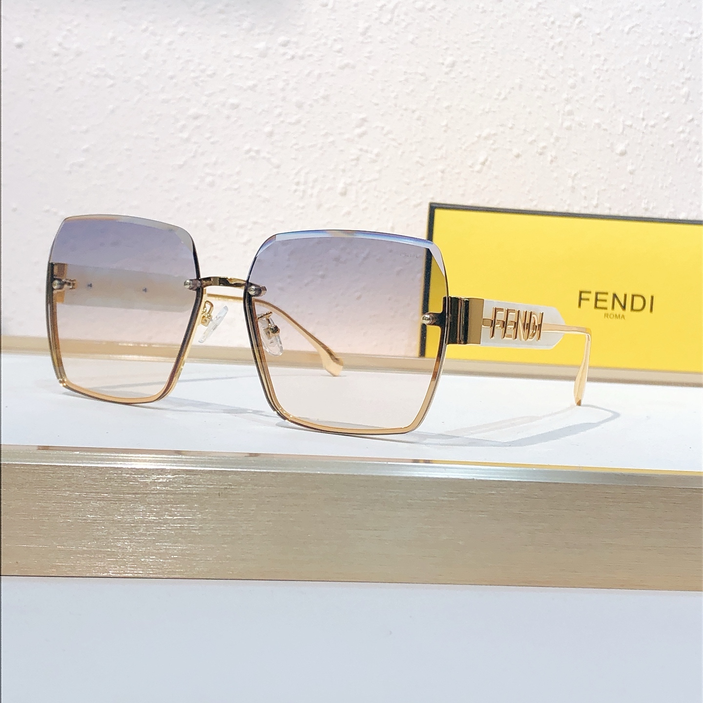 Fendi FENDI*MODEL：FE 40154I