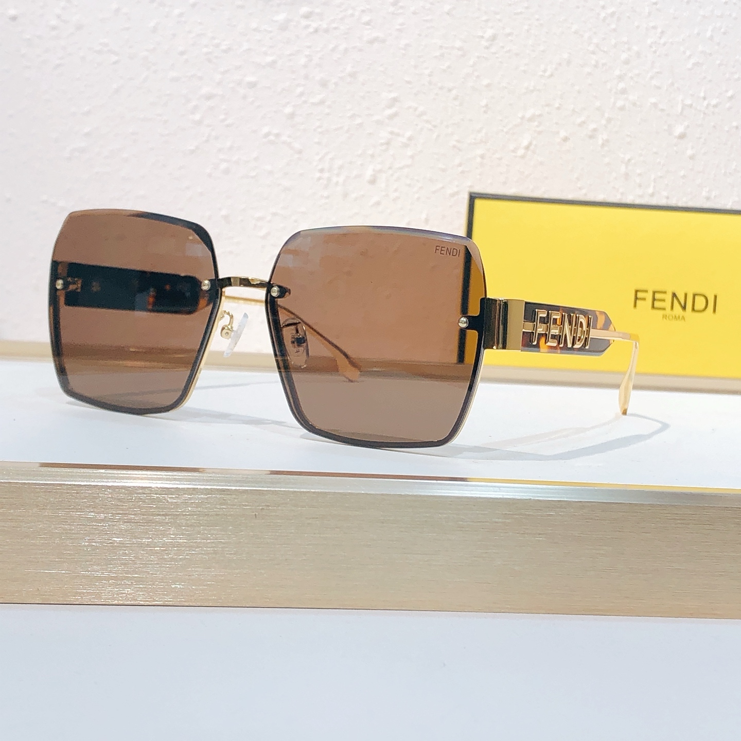 Fendi FENDI*MODEL：FE 40154I