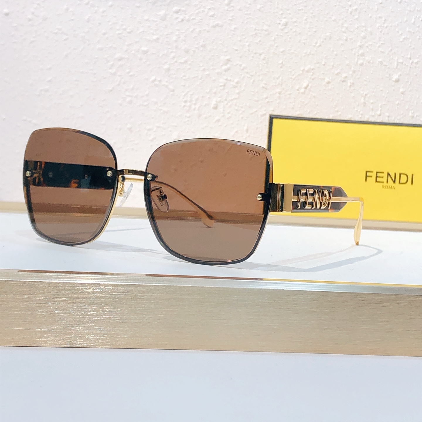 Fendi FENDI*MODEL：FE 40153I