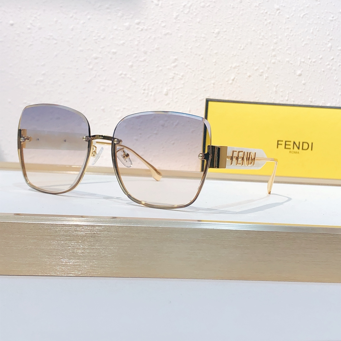 Fendi FENDI*MODEL：FE 40153I