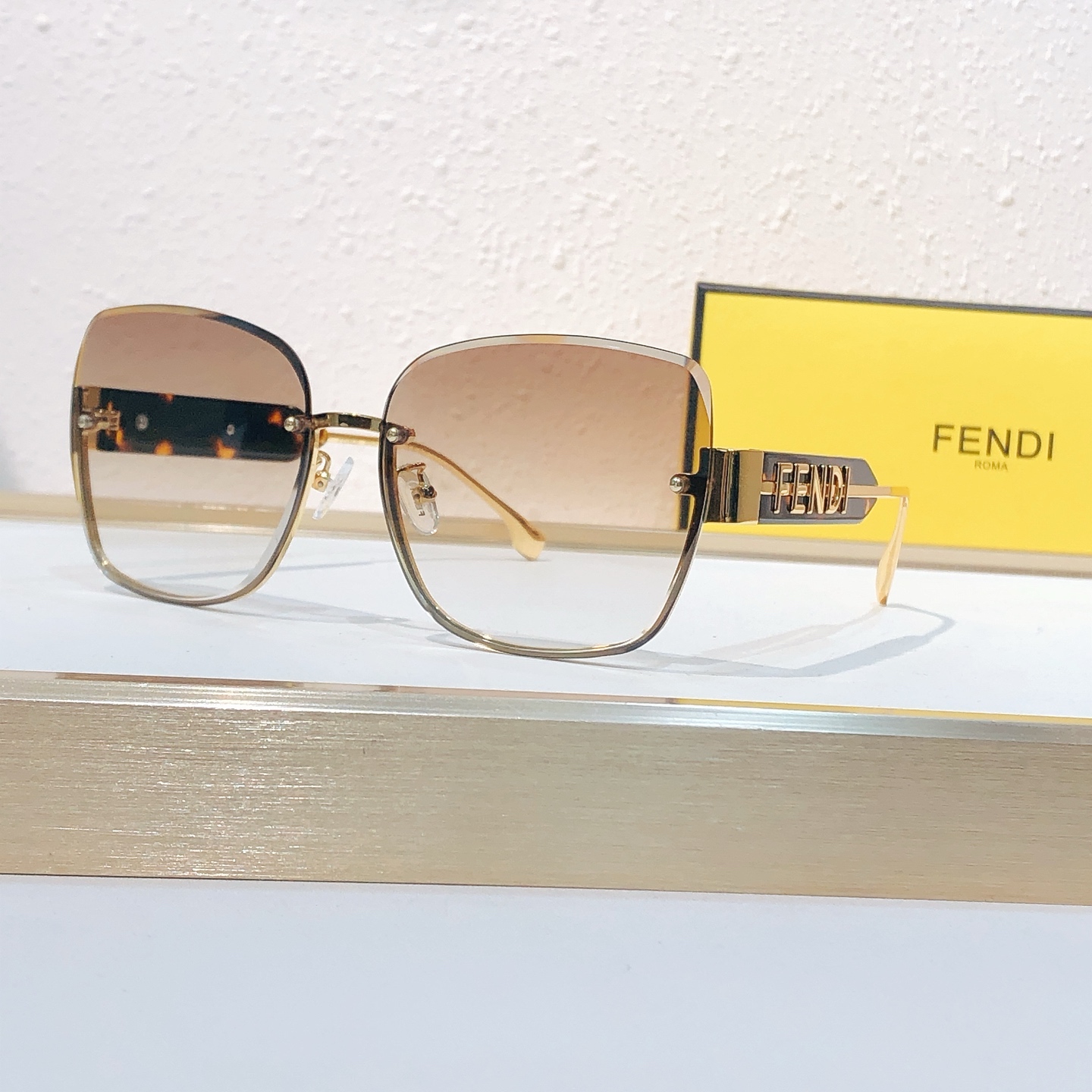 Fendi FENDI*MODEL：FE 40153I
