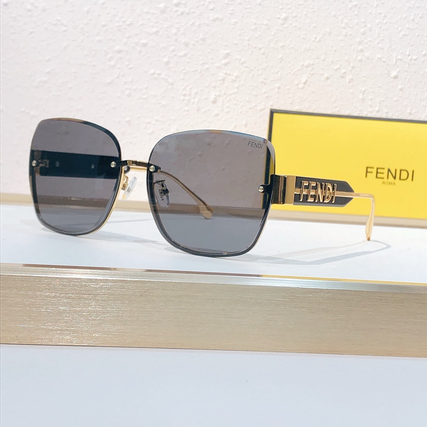 Fendi FENDI*MODEL：FE 40153I