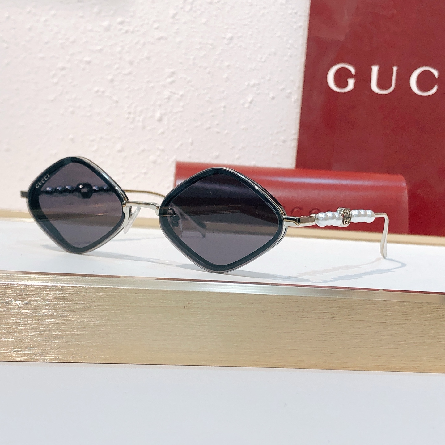 Gucci GUCC*