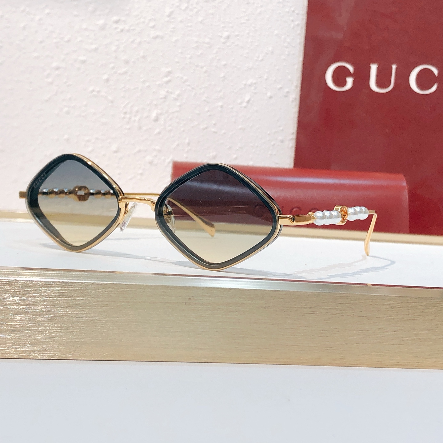 Gucci GUCC*