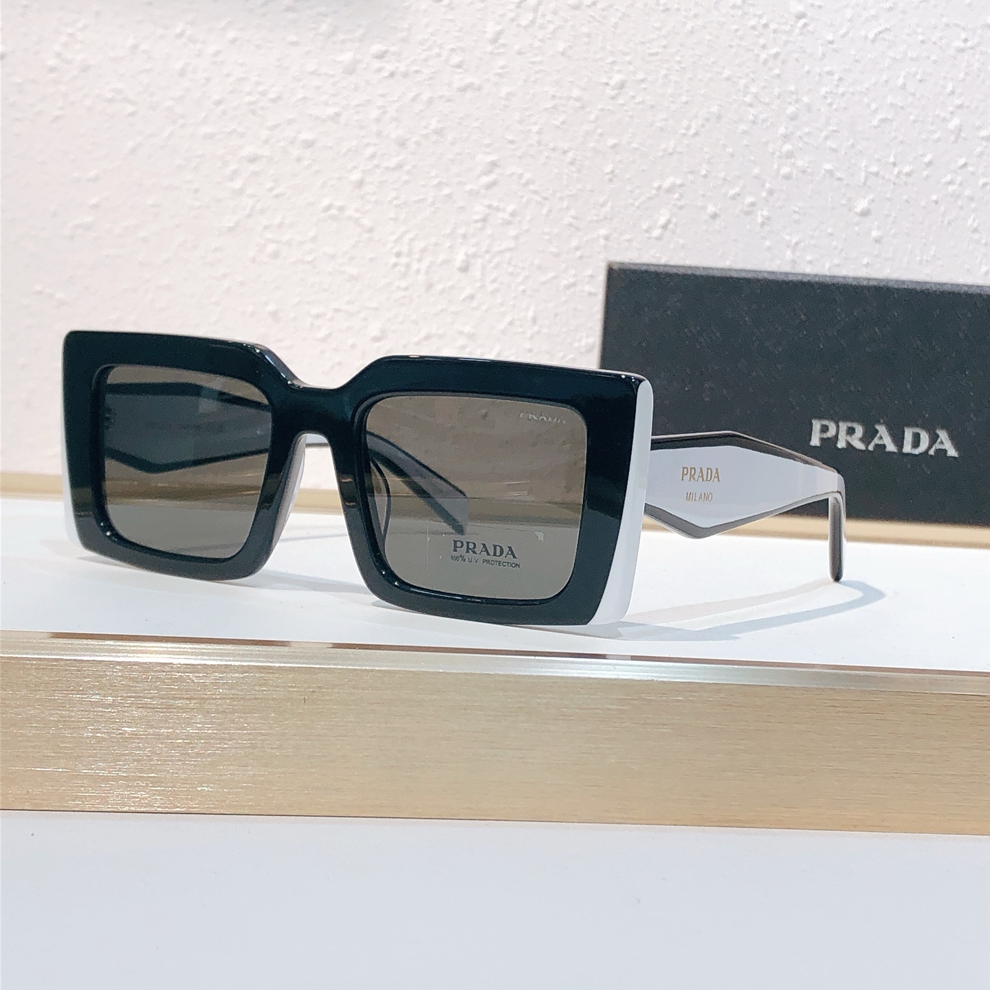 Prada PRAD*MODEL：PR D01SF