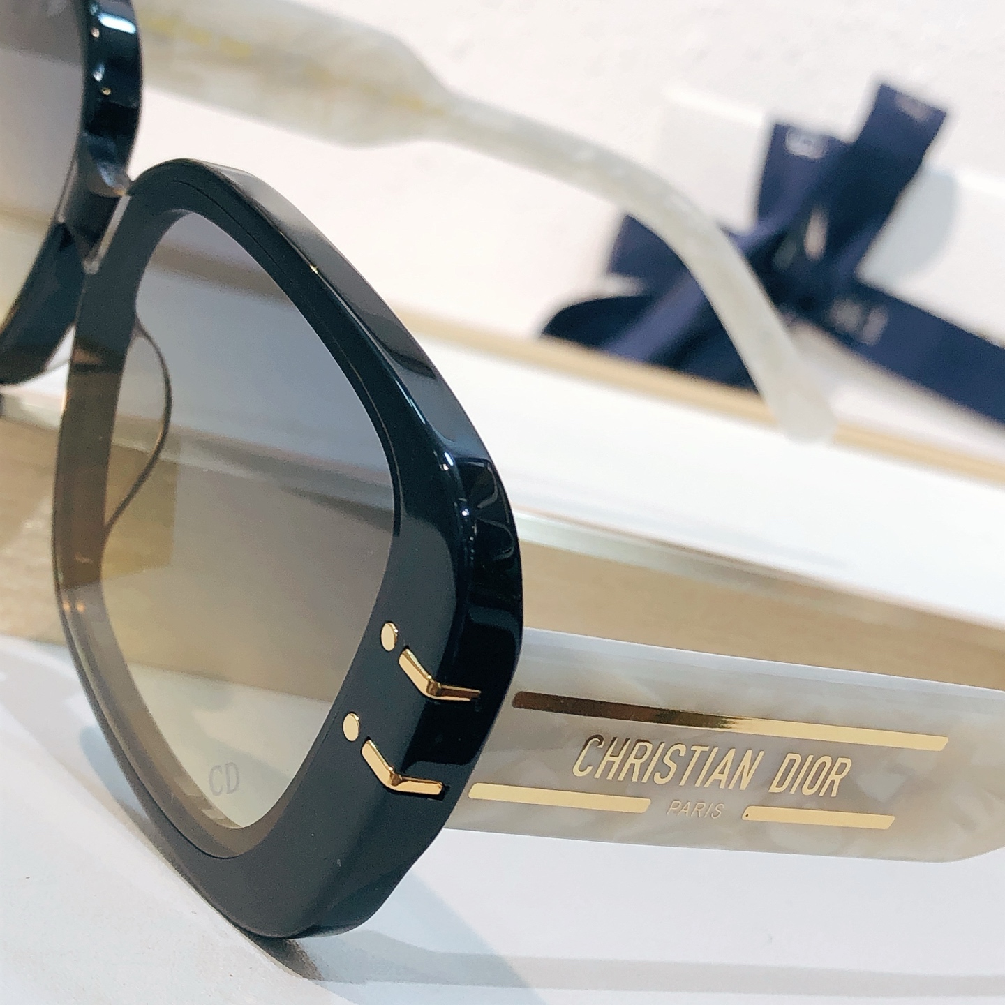 Dior DIO* MODEL：DIOR CAT2170M