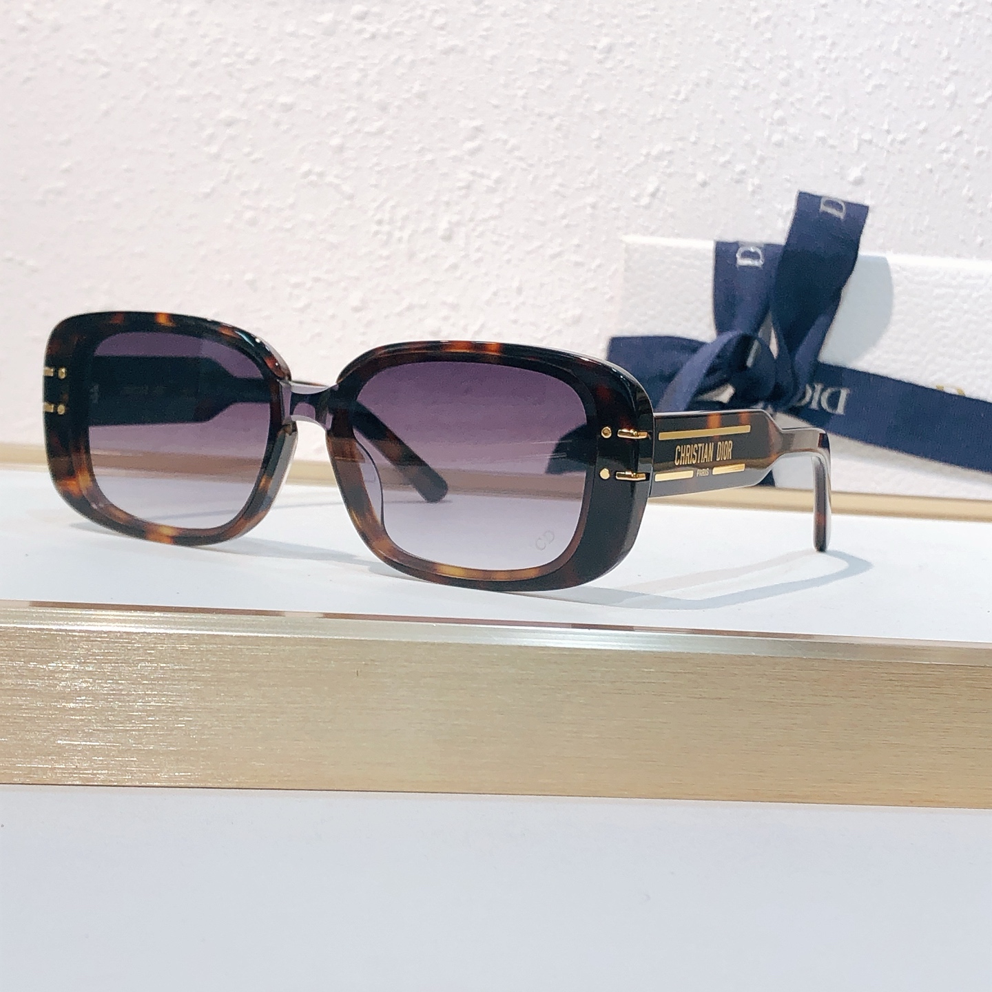 Dior DIO* MODEL：DIOR CAT2170M