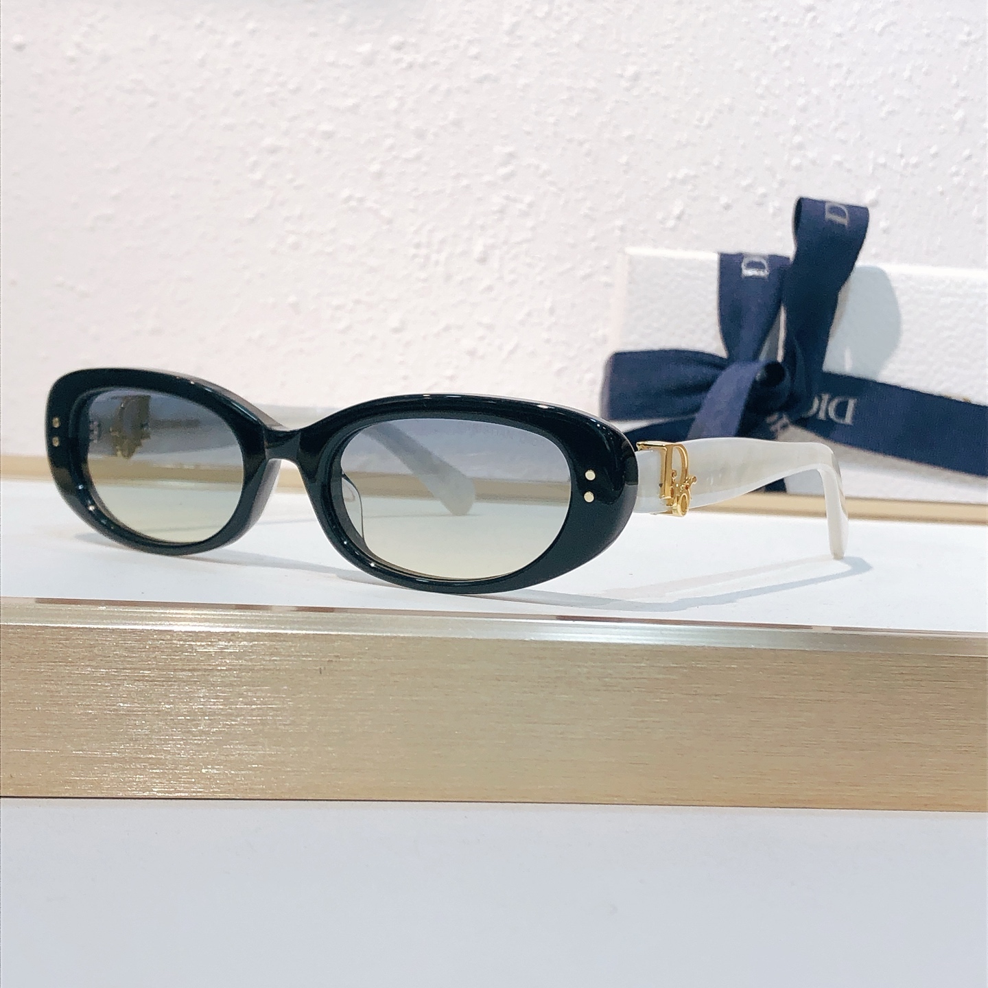 Dior DIO* MODEL：DIOR Oblique B1F