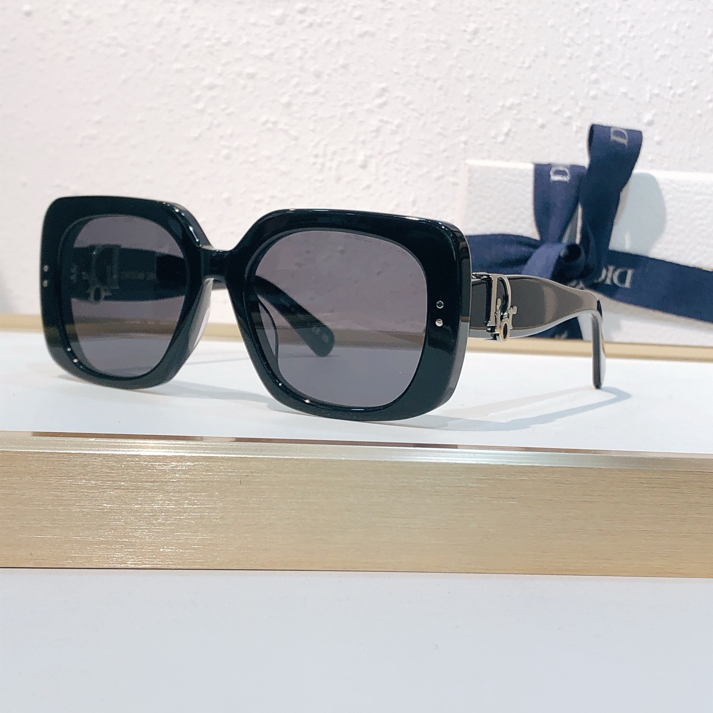 Dior DIO* MODEL：DIOR Oblique B1F