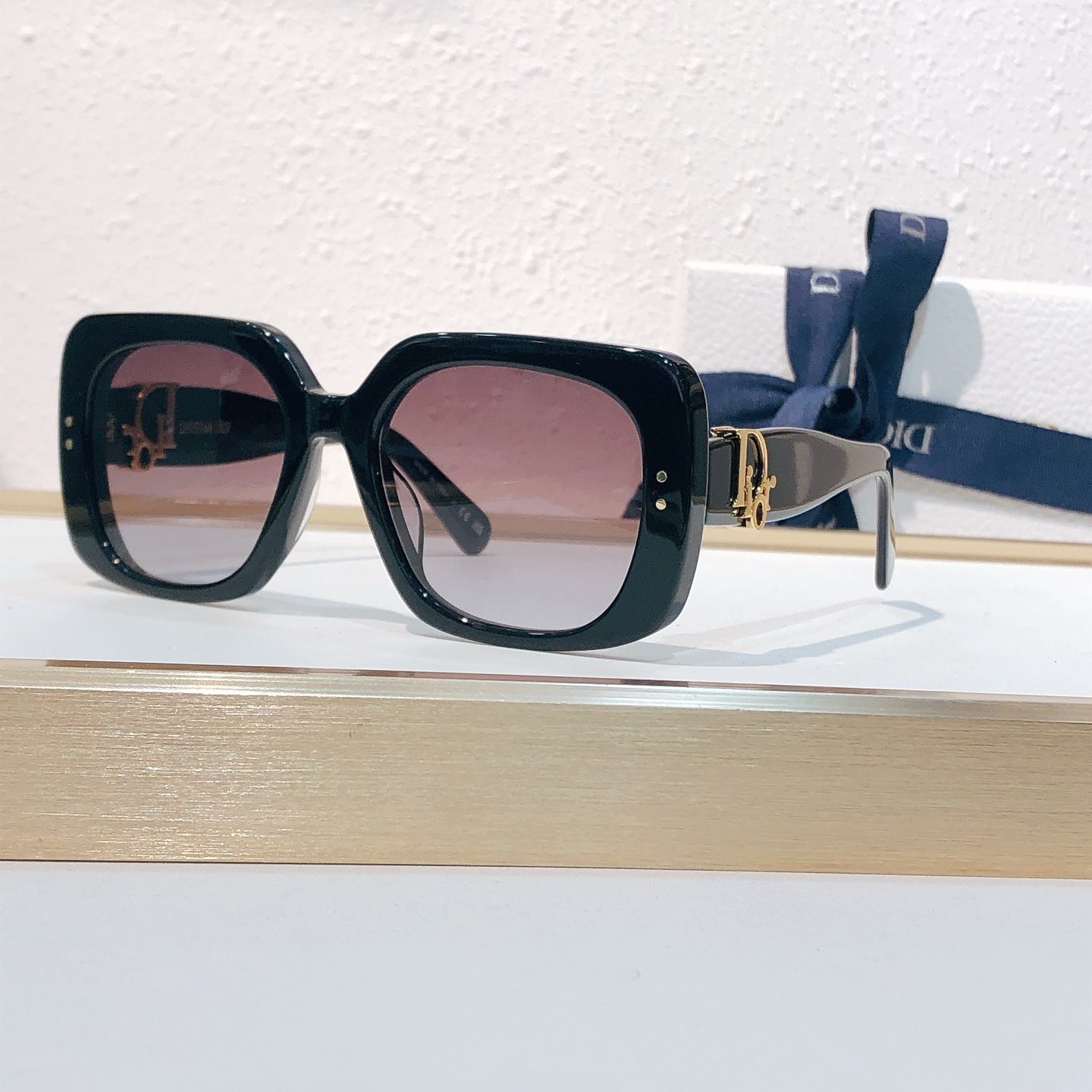 Dior DIO* MODEL：DIOR Oblique B1F
