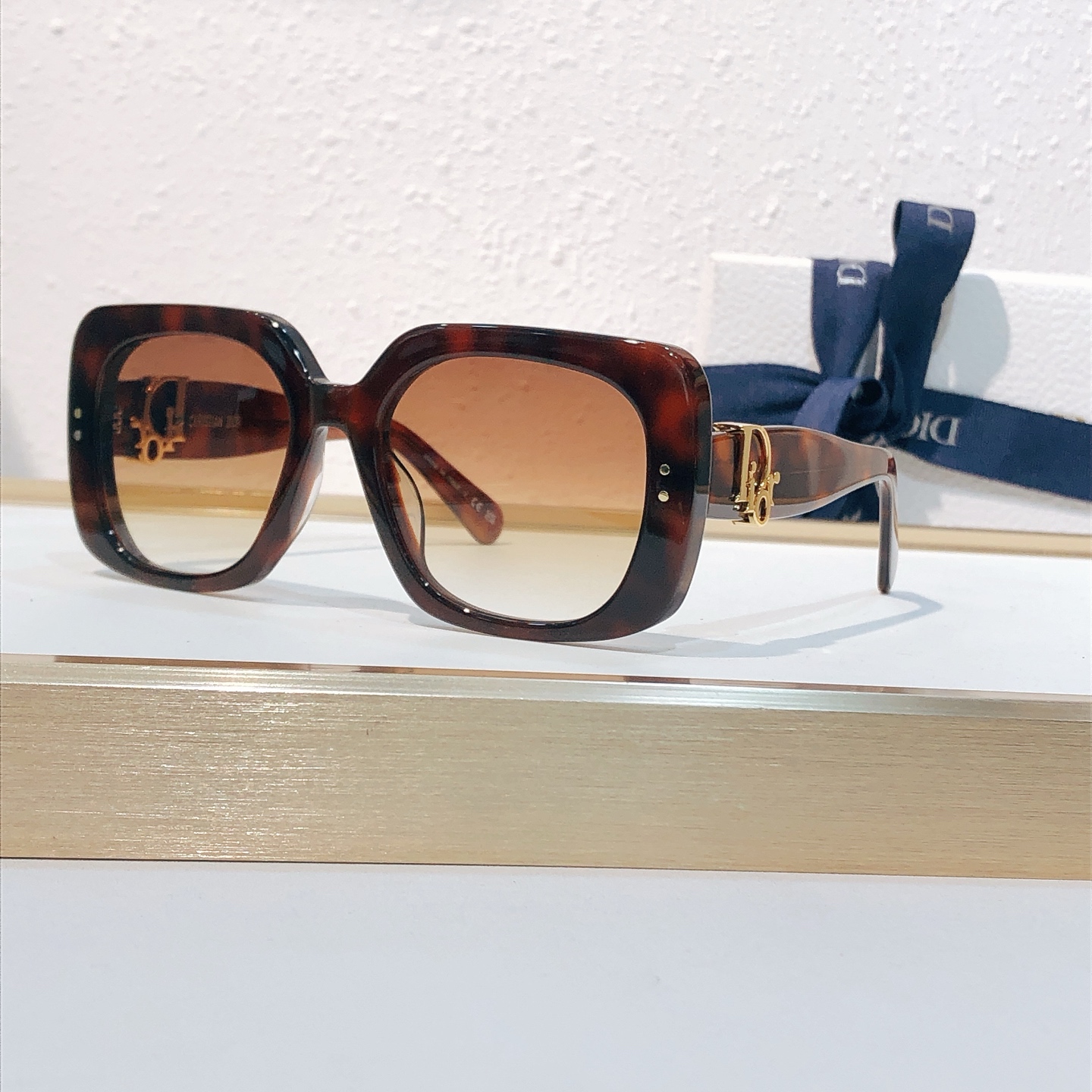 Dior DIO* MODEL：DIOR Oblique B1F
