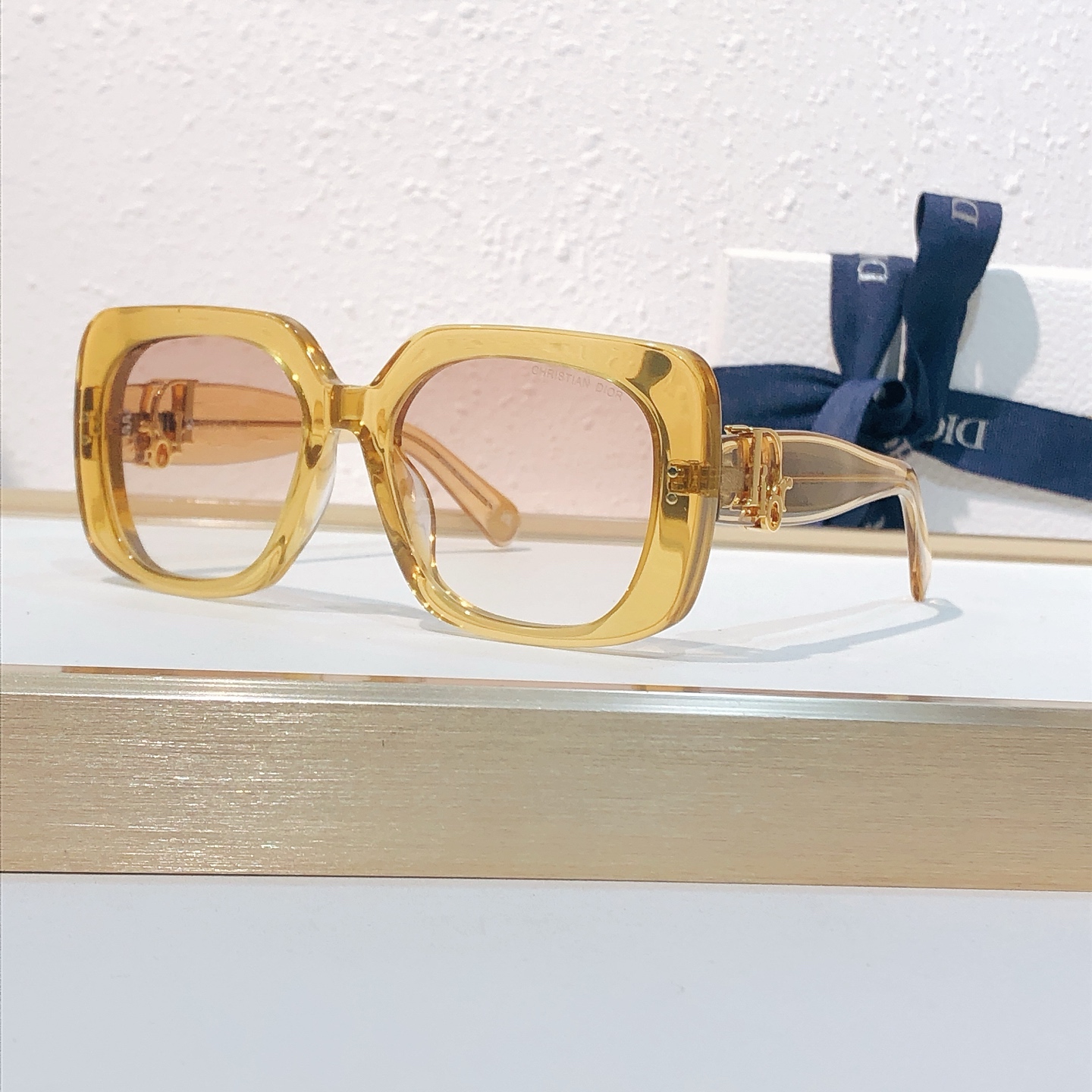 Dior DIO* MODEL：DIOR Oblique B1F