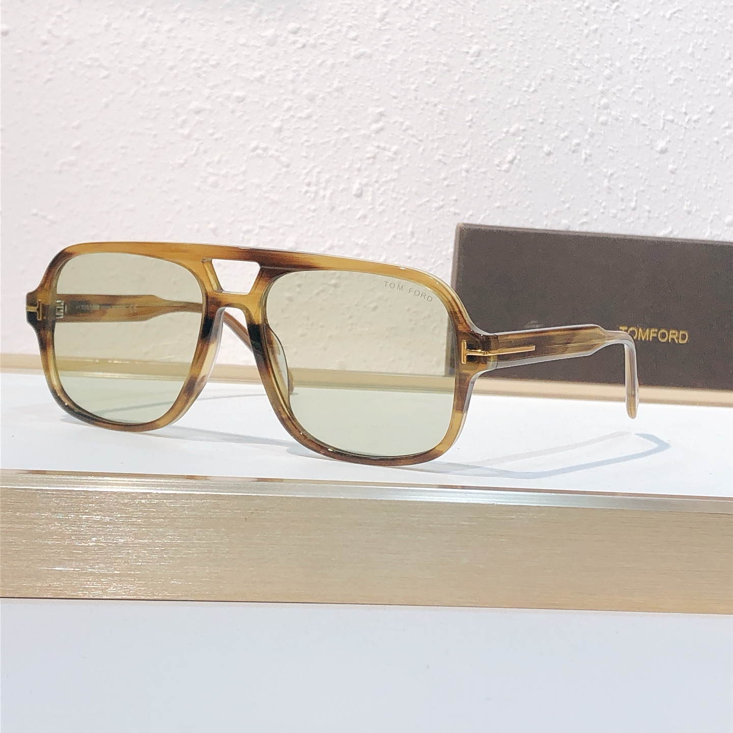 Tom Ford TOM FORD MODEL：FT884 SIZE：60口18-140 1001130