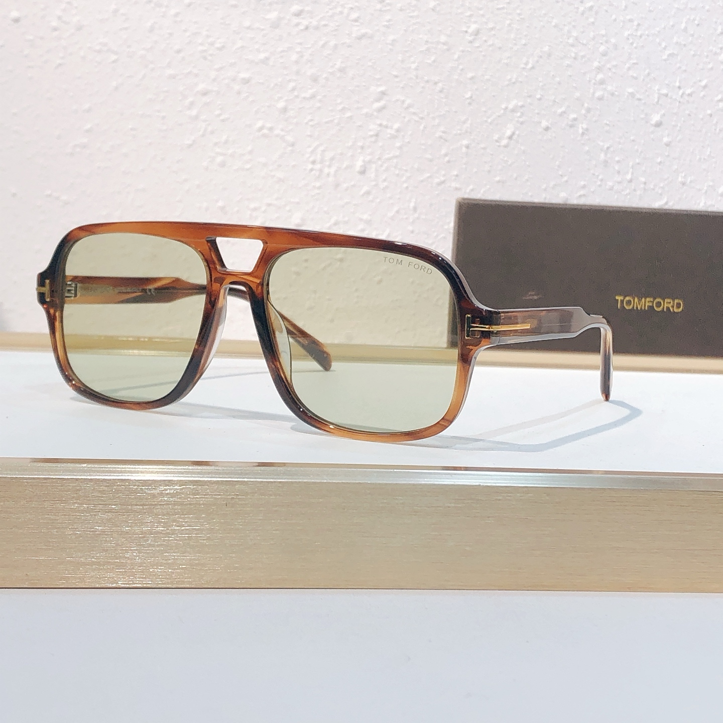 Tom Ford TOM FORD MODEL：FT884 SIZE：60口18-140 1001130