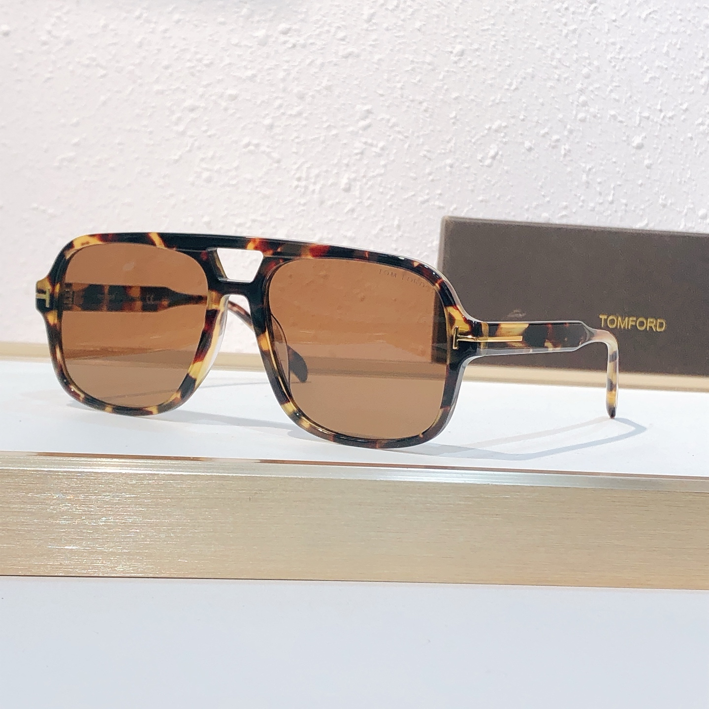 Tom Ford TOM FORD MODEL：FT884 SIZE：60口18-140 1001130