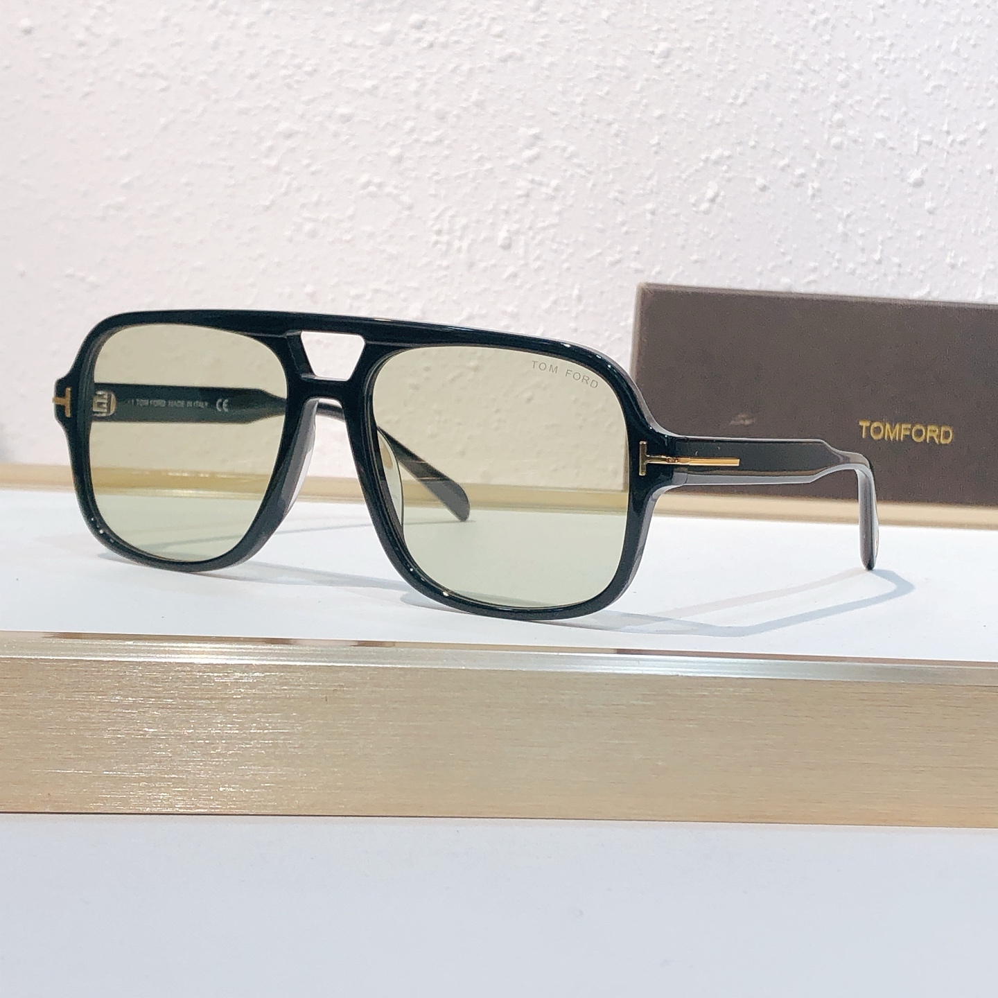Tom Ford TOM FORD MODEL：FT884 SIZE：60口18-140 1001130