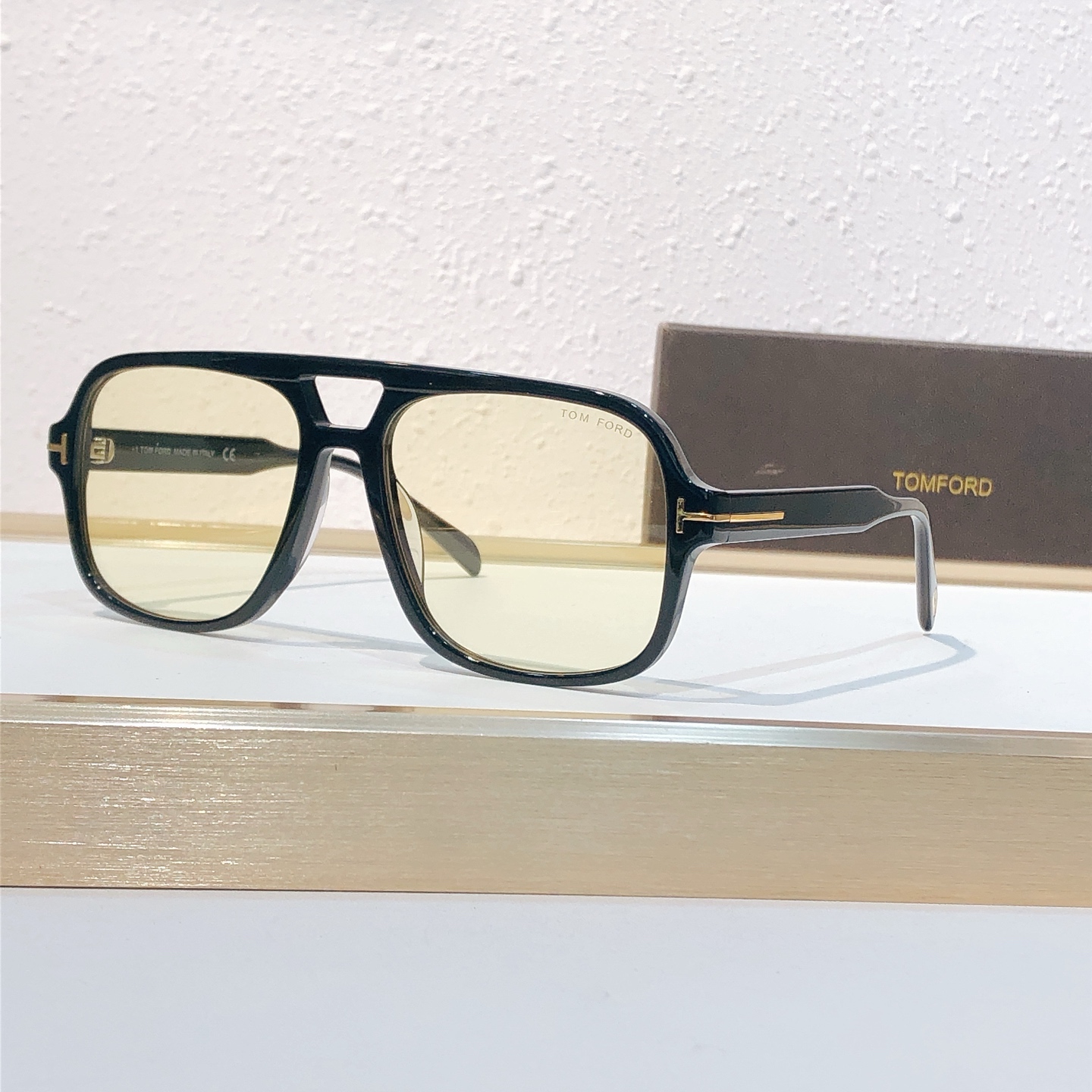Tom Ford TOM FORD MODEL：FT884 SIZE：60口18-140 1001130