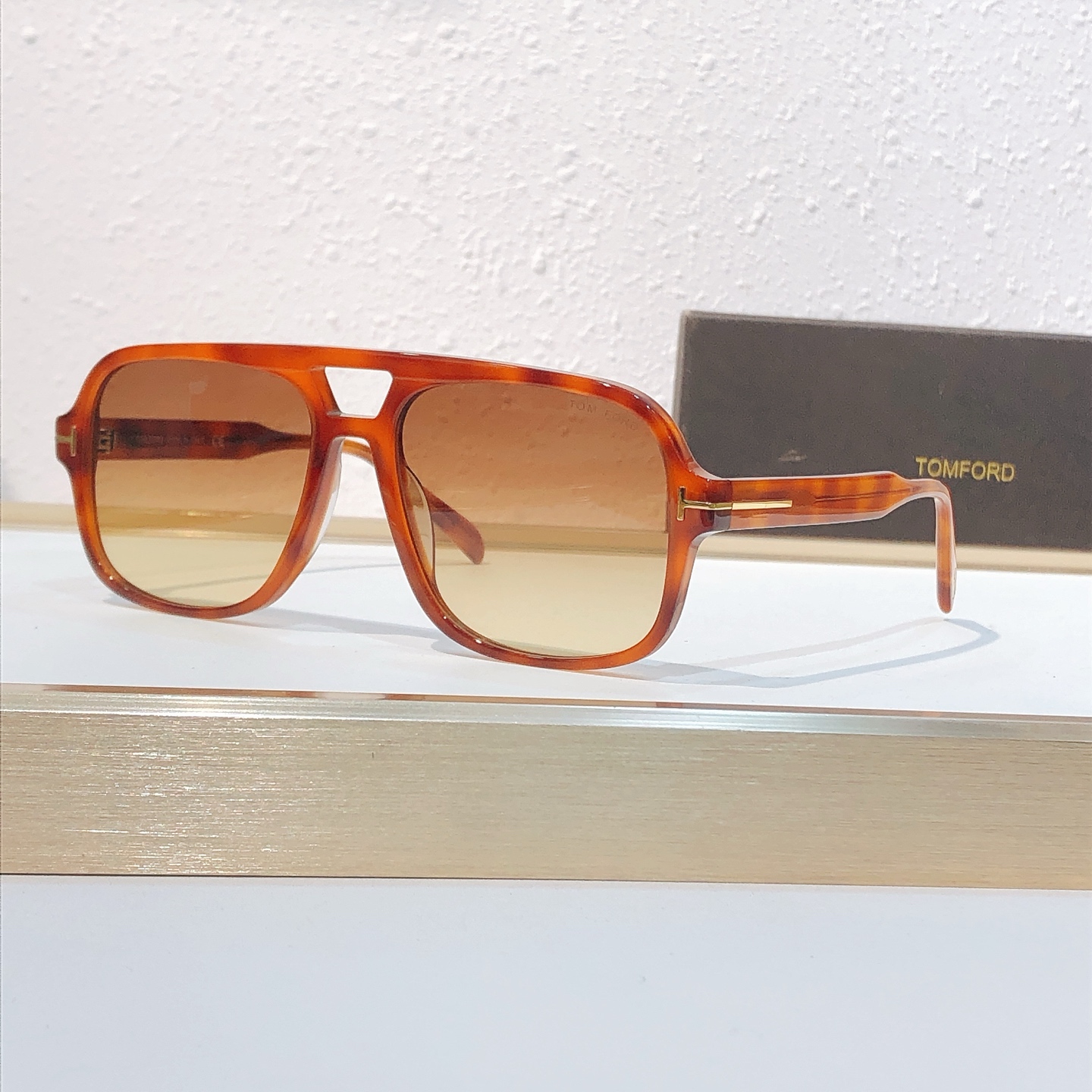 Tom Ford TOM FORD MODEL：FT884 SIZE：60口18-140 1001130