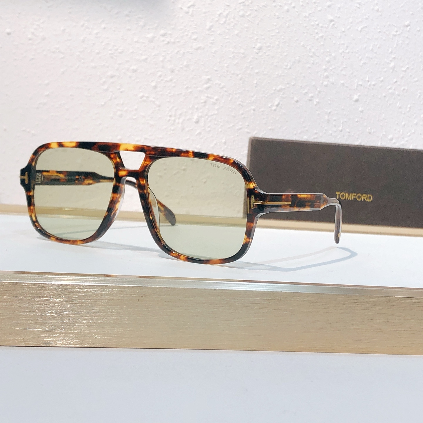 Tom Ford TOM FORD MODEL：FT884 SIZE：60口18-140 1081130