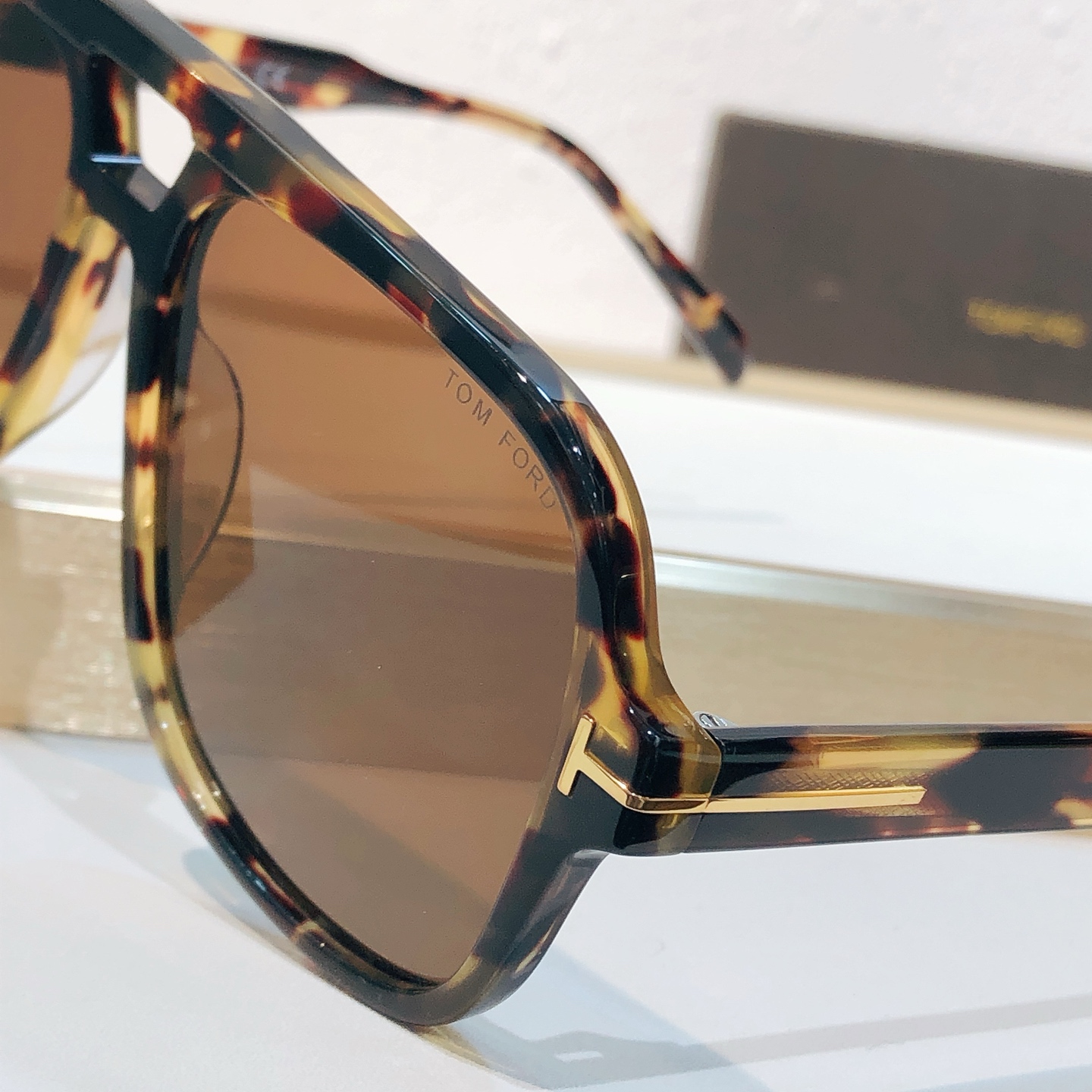 Tom Ford TOM FORD MODEL：FT884 SIZE：60口18-140 1081130