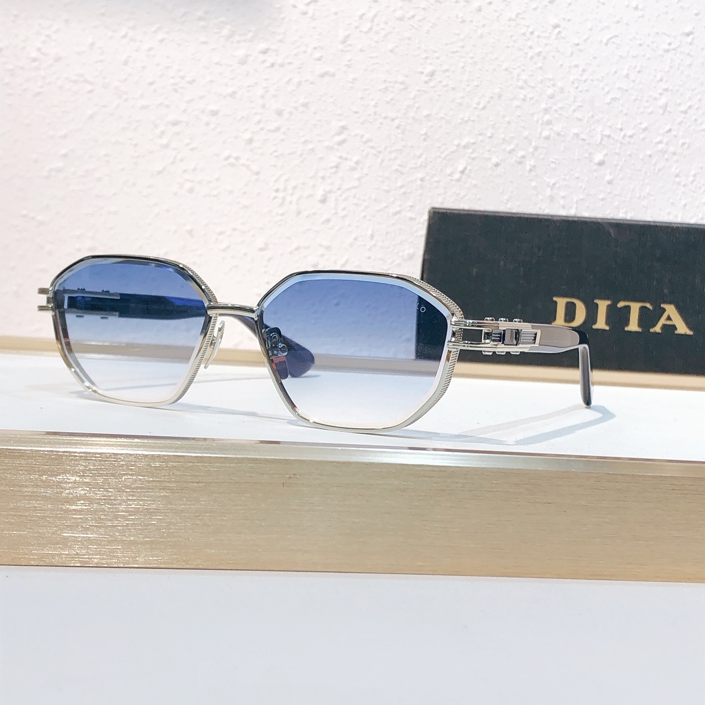 Unknown DITA*MODEL：DTS473-B
