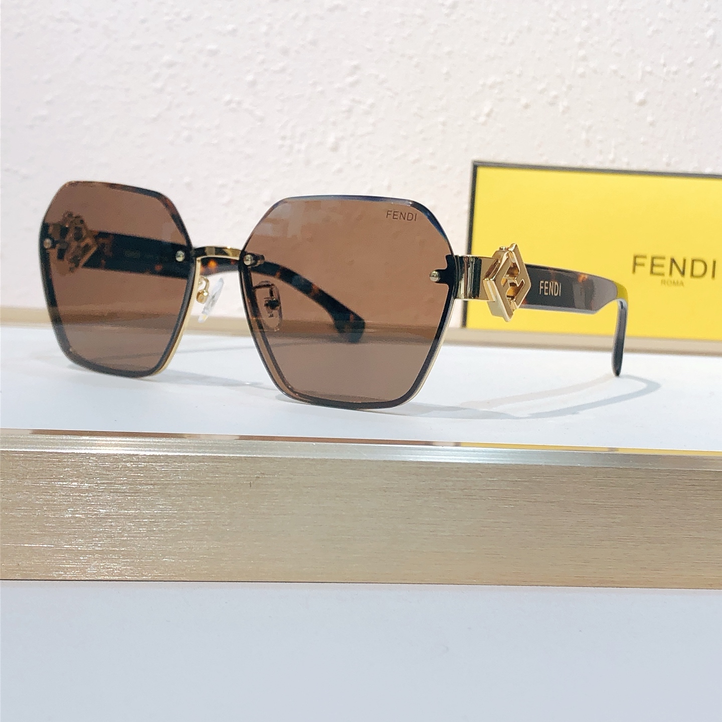 Fendi FENDI*MODEL：FE 40152I