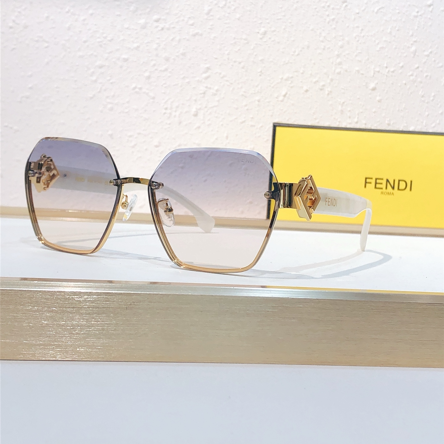 Fendi FENDI*MODEL：FE 40152I