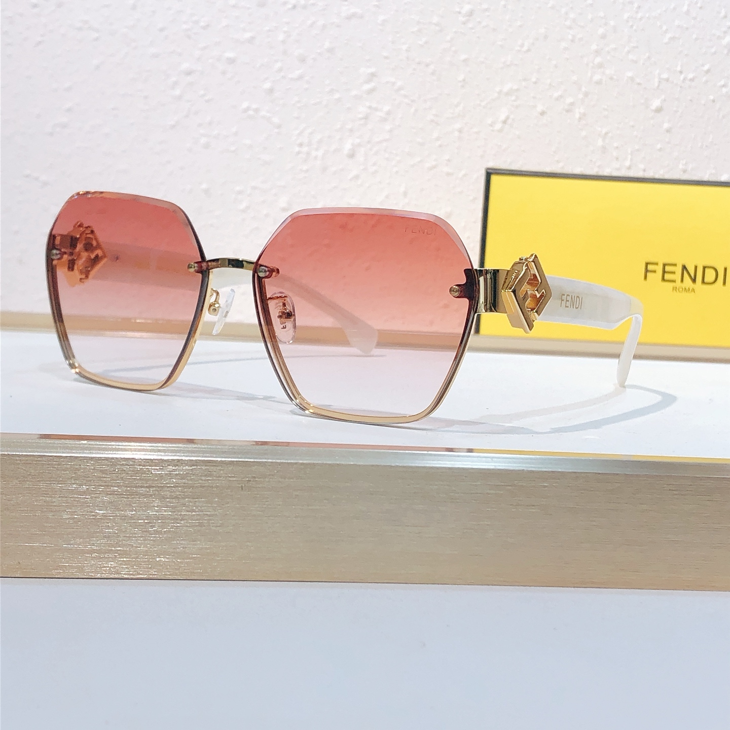 Fendi FENDI*MODEL：FE 40152I