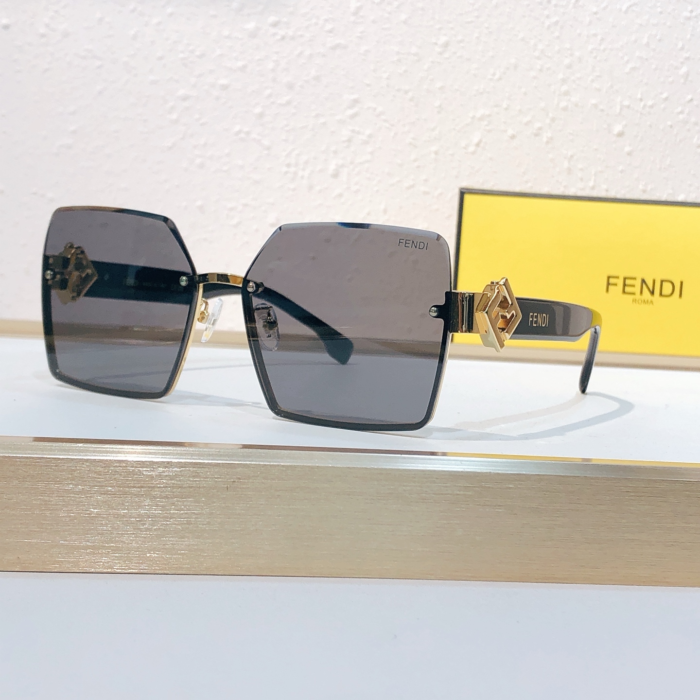 Fendi FENDI*MODEL：FE 40151I